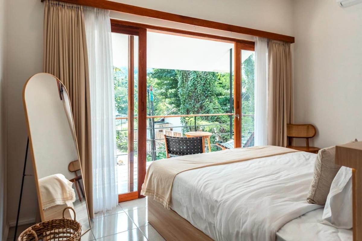 NMBR Four - New 2BR Stylish villa with private Pool & Garden