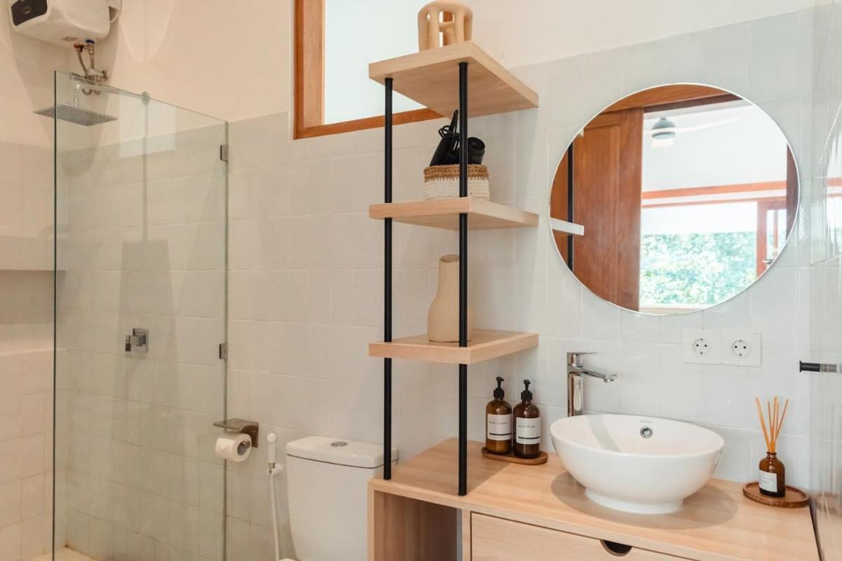 NMBR Four - New 2BR Stylish villa with private Pool & Garden