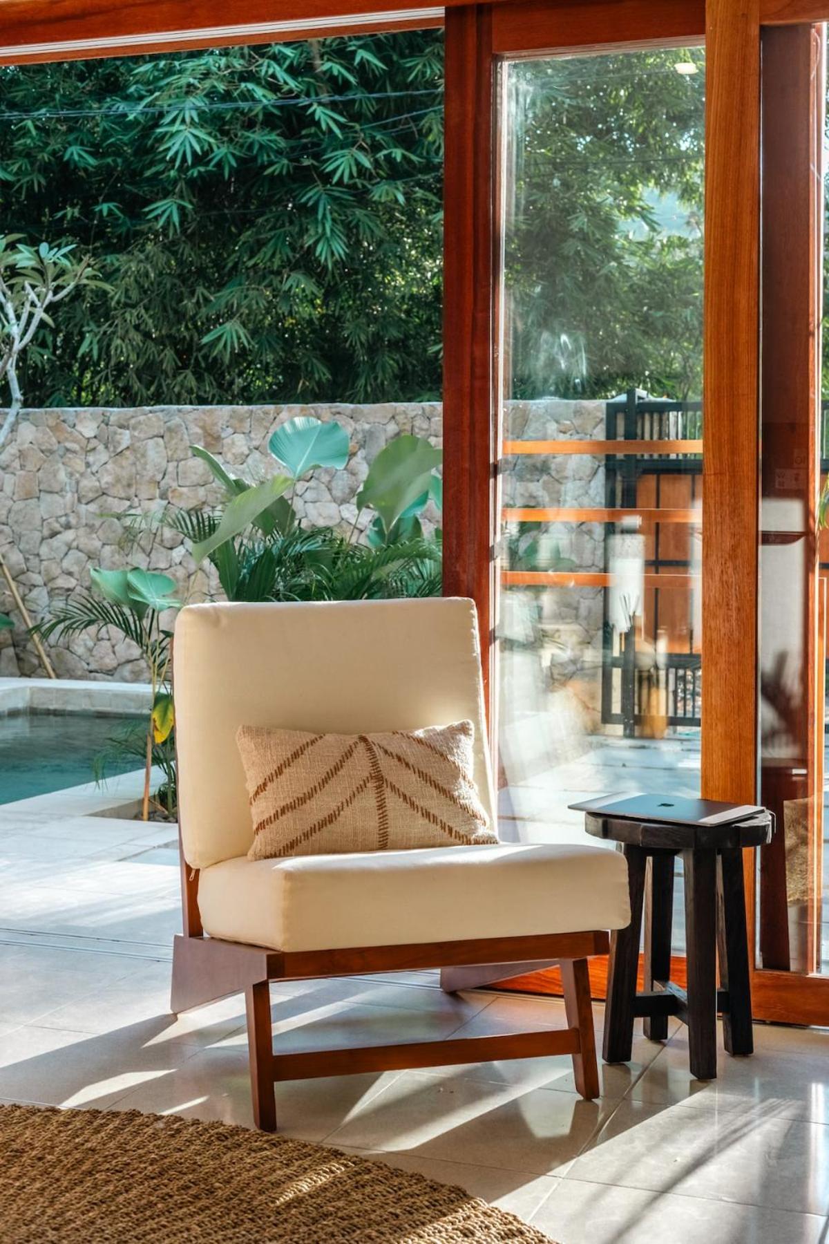 NMBR Four - New 2BR Stylish villa with private Pool & Garden
