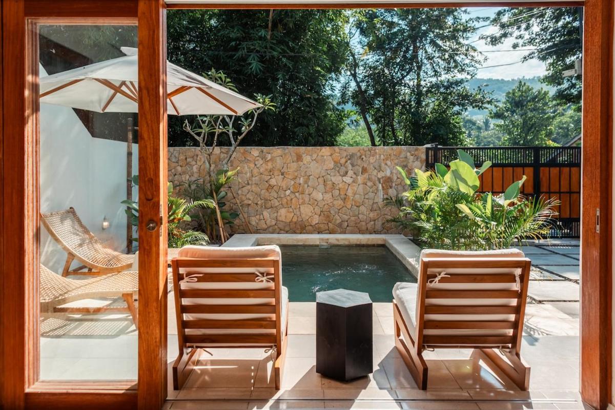 NMBR Four - New 2BR Stylish villa with private Pool & Garden