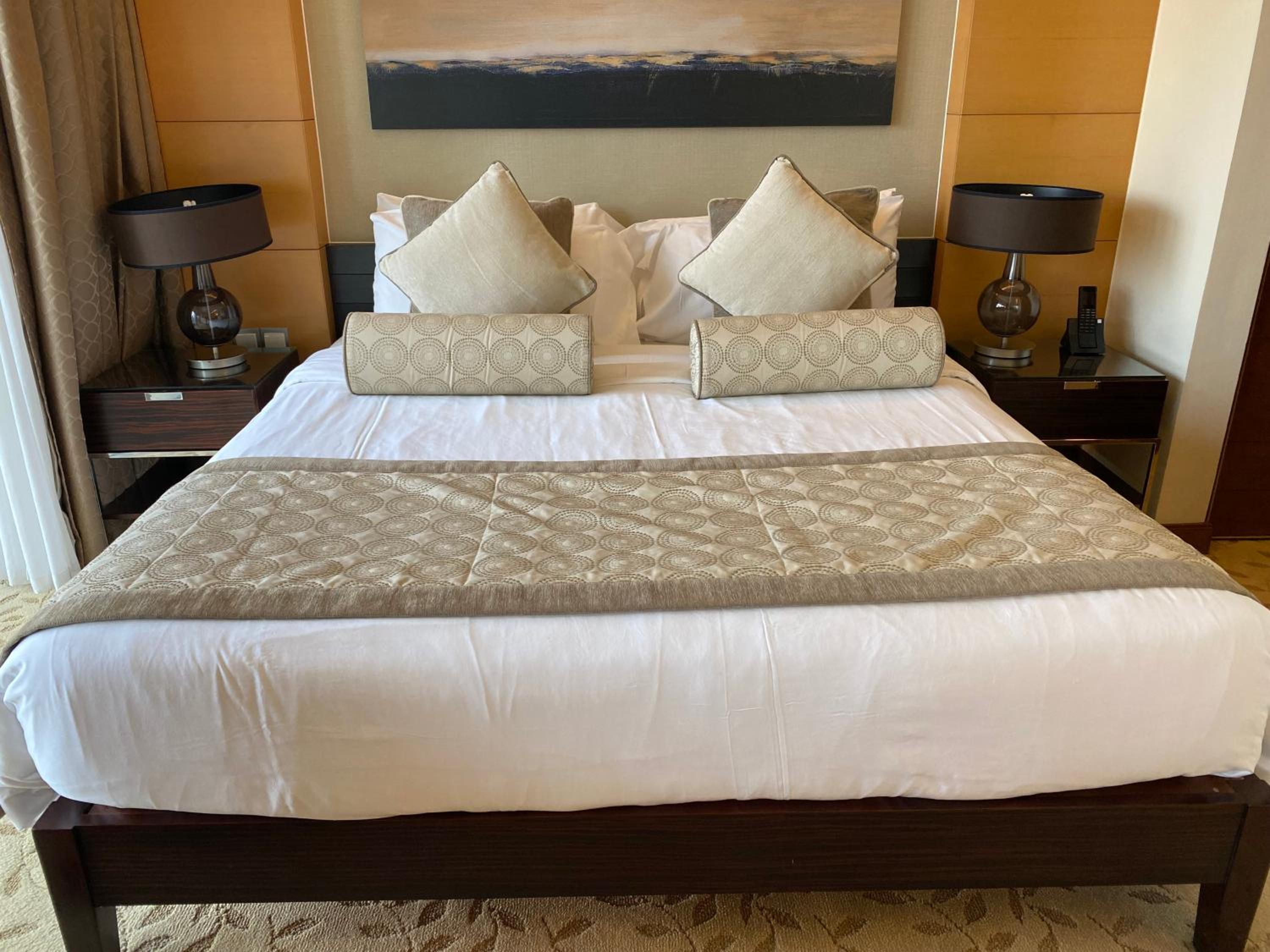 SuperHost EMAAR Residences Fashion Avenue - Former Address Dubai Mall Studio's & 1 BR