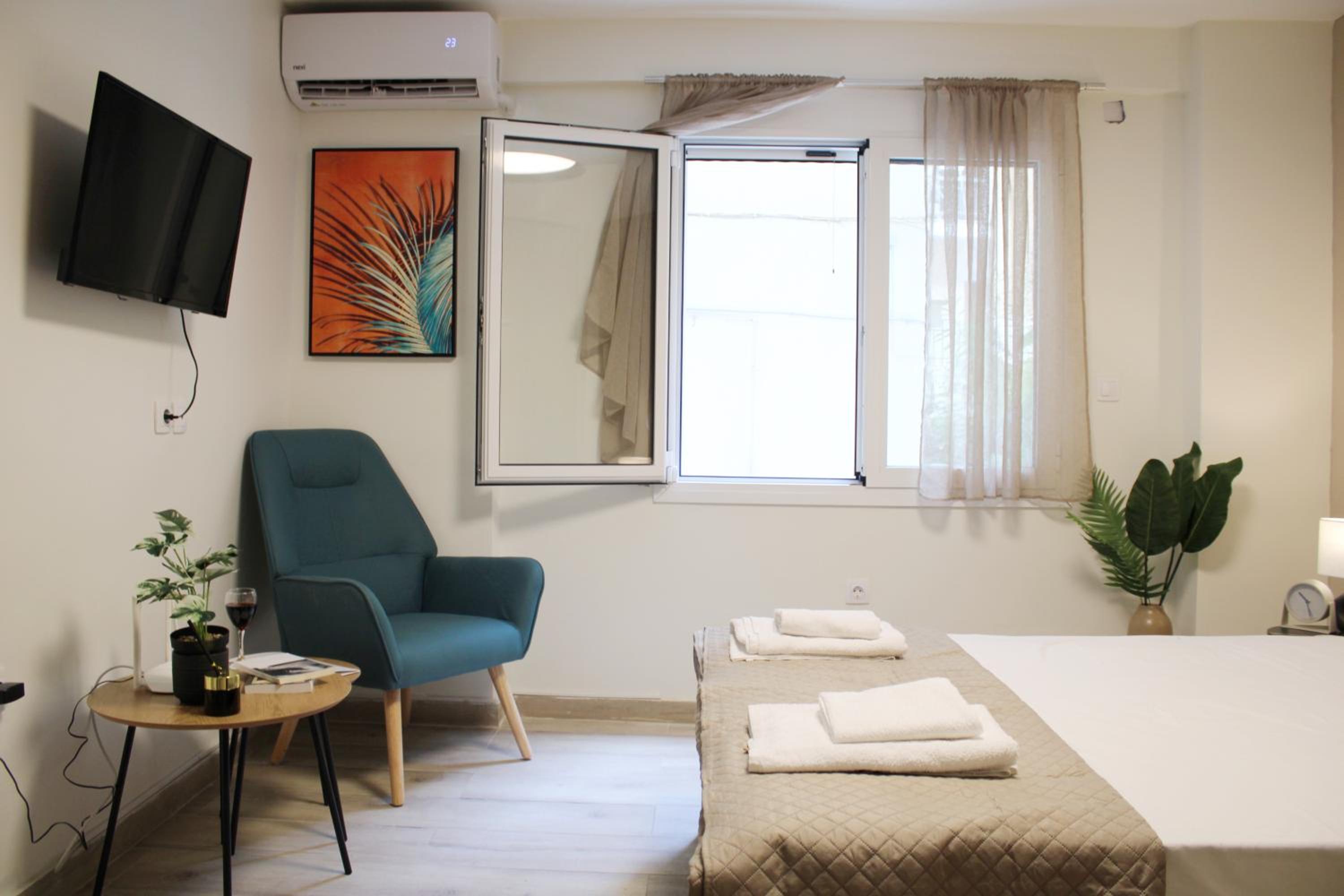 ARIS- King suite on the boulevard