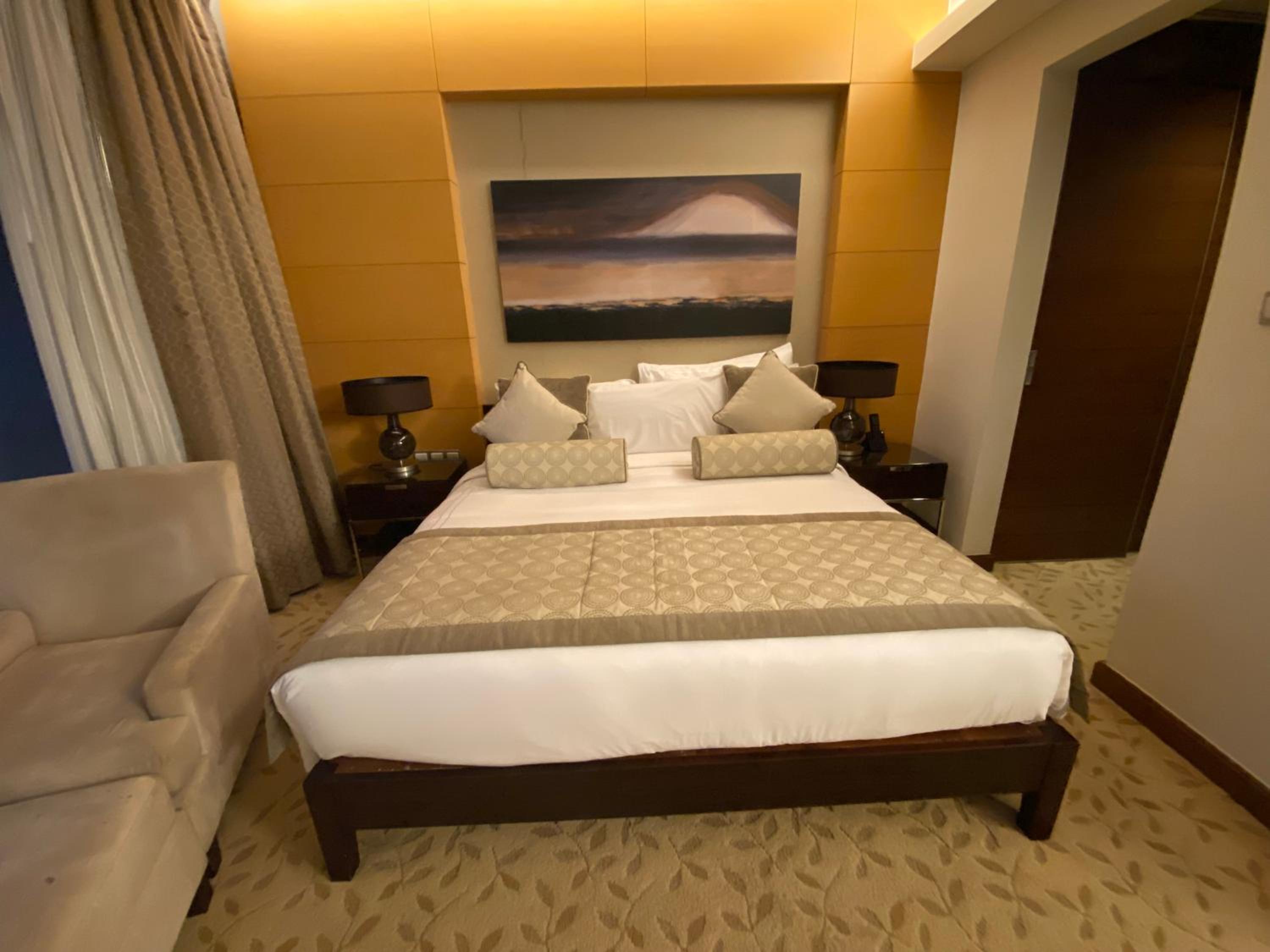 SuperHost EMAAR Residences Fashion Avenue - Former Address Dubai Mall Studio's & 1 BR
