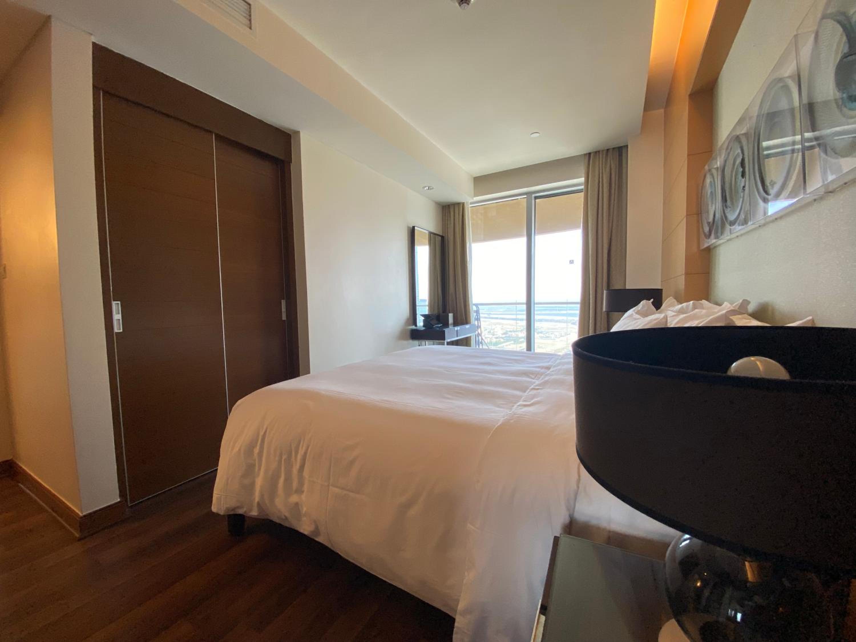 SuperHost EMAAR Residences Fashion Avenue - Former Address Dubai Mall Studio's & 1 BR