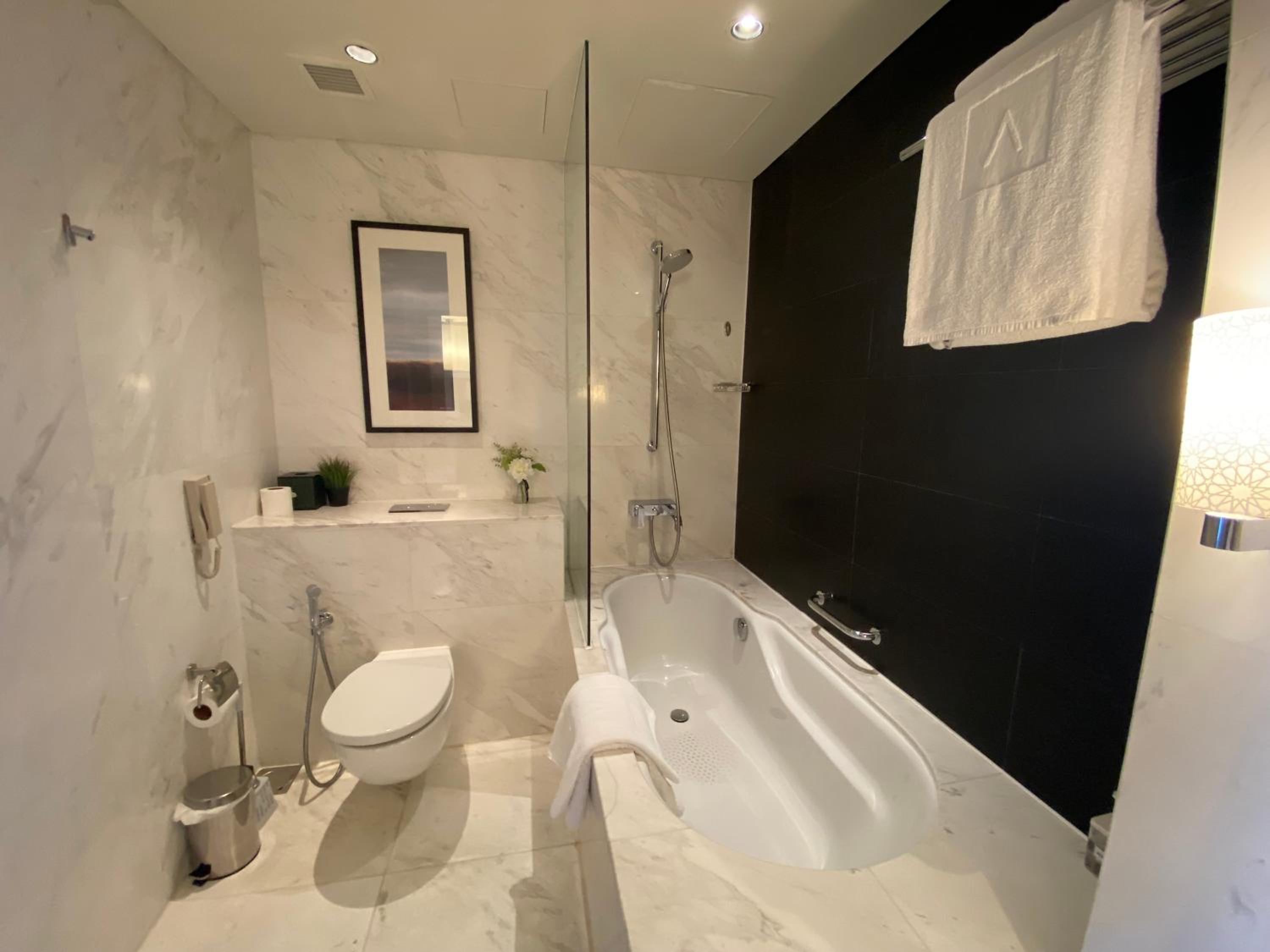 SuperHost EMAAR Residences Fashion Avenue - Former Address Dubai Mall Studio's & 1 BR