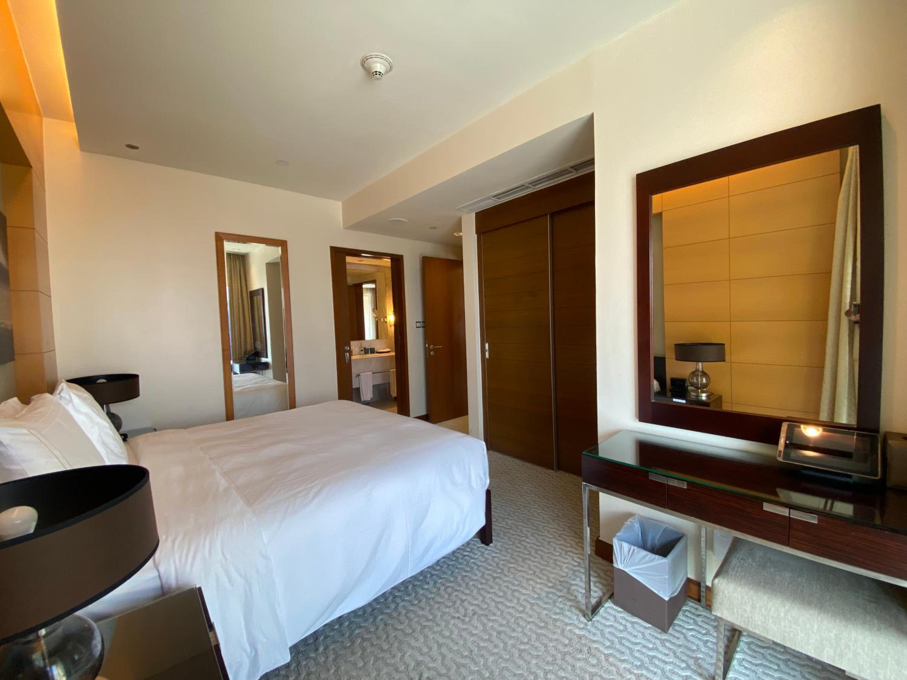 SuperHost EMAAR Residences Fashion Avenue - Former Address Dubai Mall Studio's & 1 BR