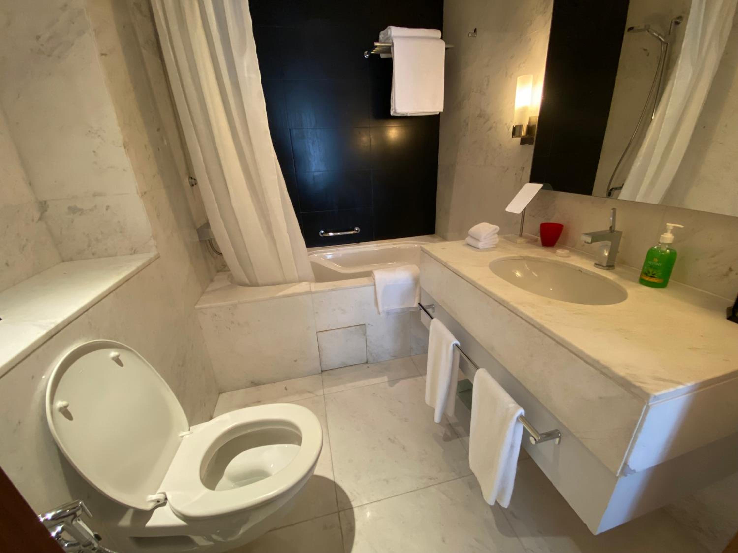 SuperHost EMAAR Residences Fashion Avenue - Former Address Dubai Mall Studio's & 1 BR