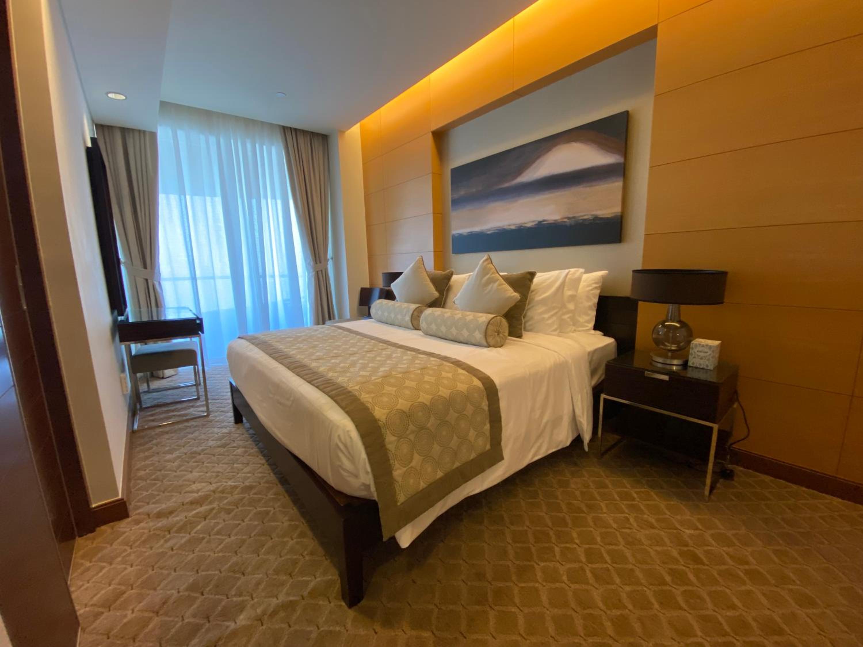 SuperHost EMAAR Residences Fashion Avenue - Former Address Dubai Mall Studio's & 1 BR