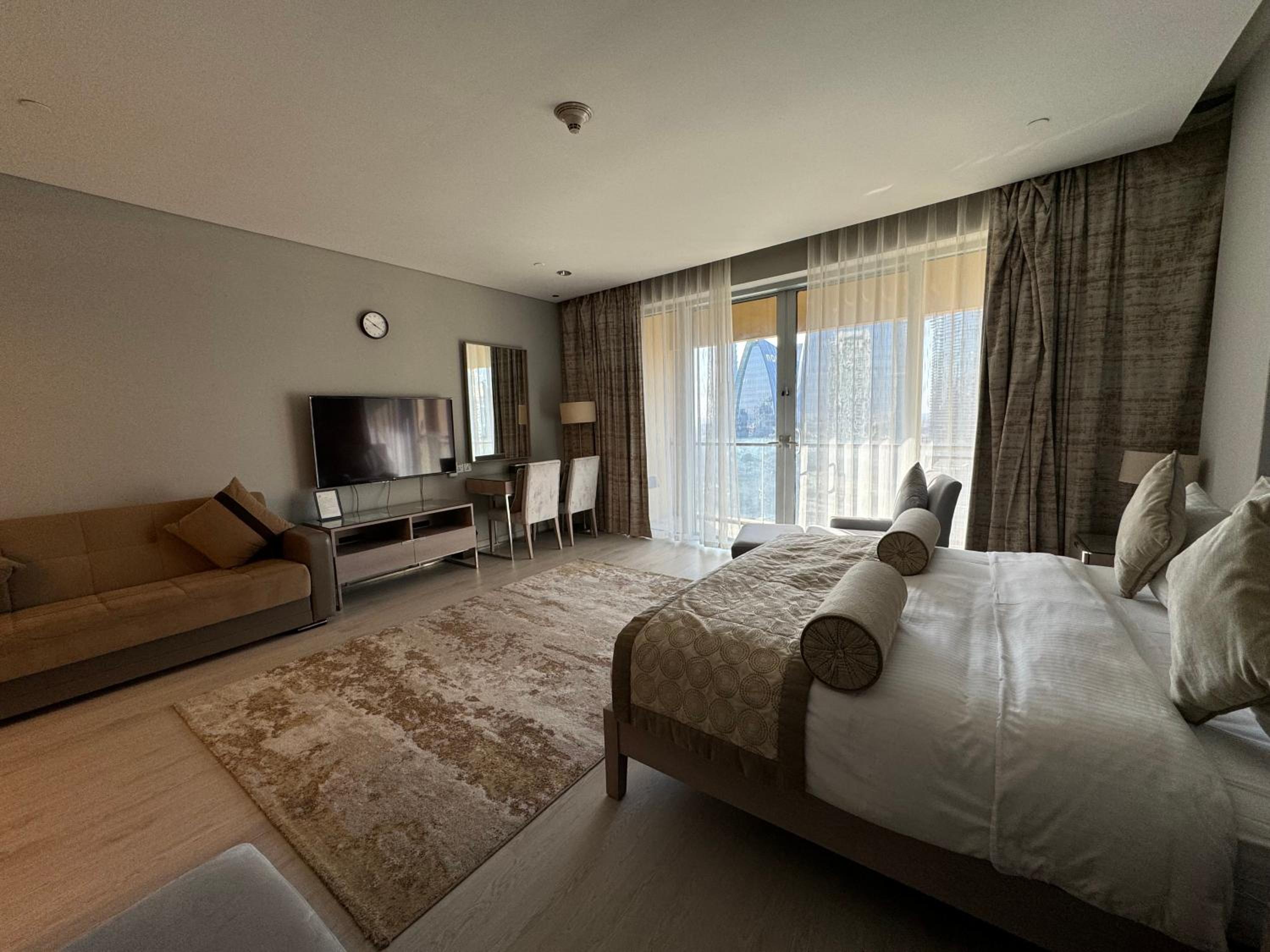 SuperHost EMAAR Residences Fashion Avenue - Former Address Dubai Mall Studio's & 1 BR