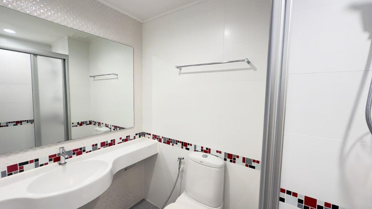 Lumpini Park Beach 2BR Seaview Room 78 sqm