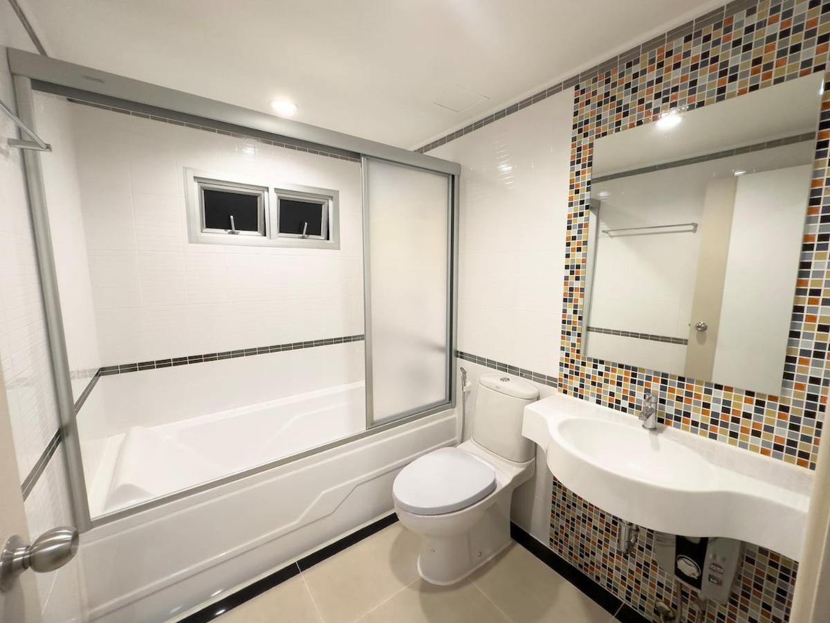Lumpini Park Beach 2BR Seaview Room 78 sqm