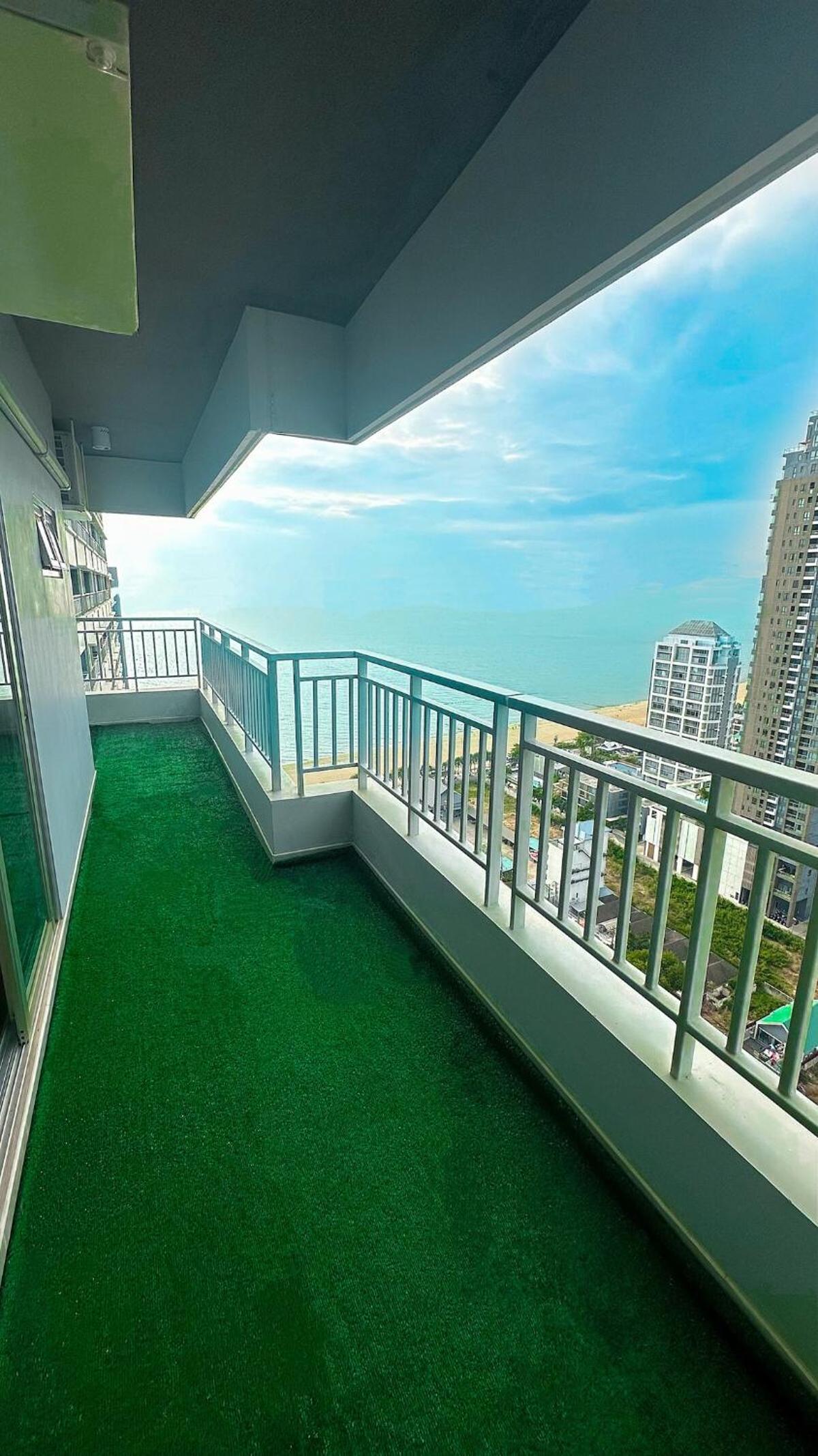 Lumpini Park Beach 2BR Seaview Room 78 sqm