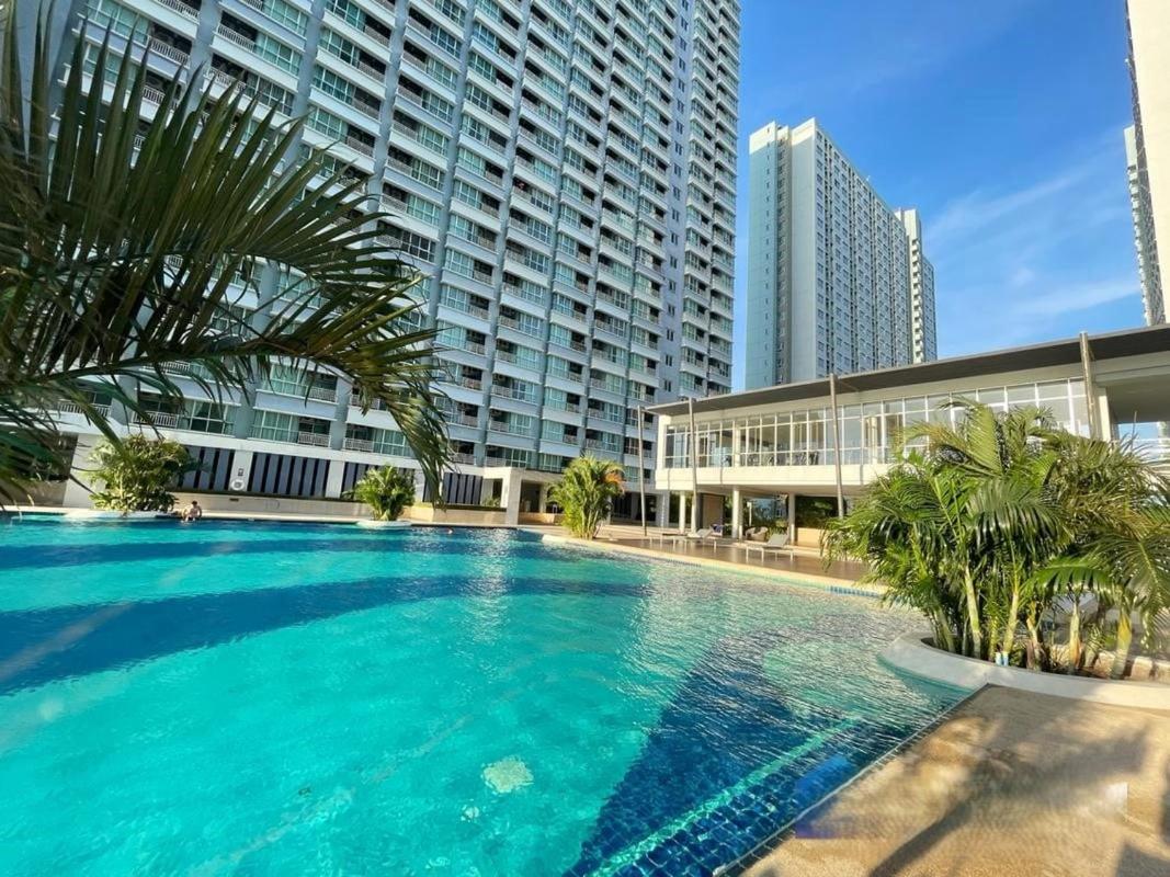 Lumpini Park Beach 2BR Seaview Room 78 sqm