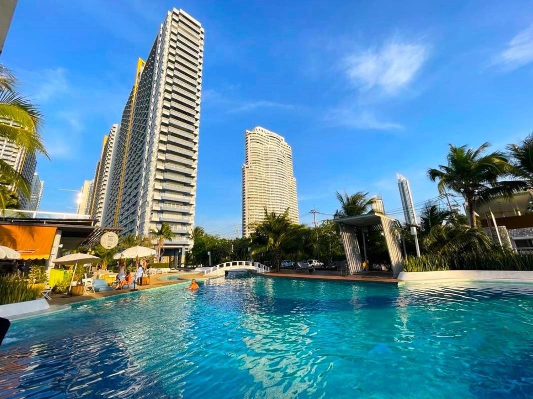 Lumpini Park Beach 2BR Seaview Room 78 sqm