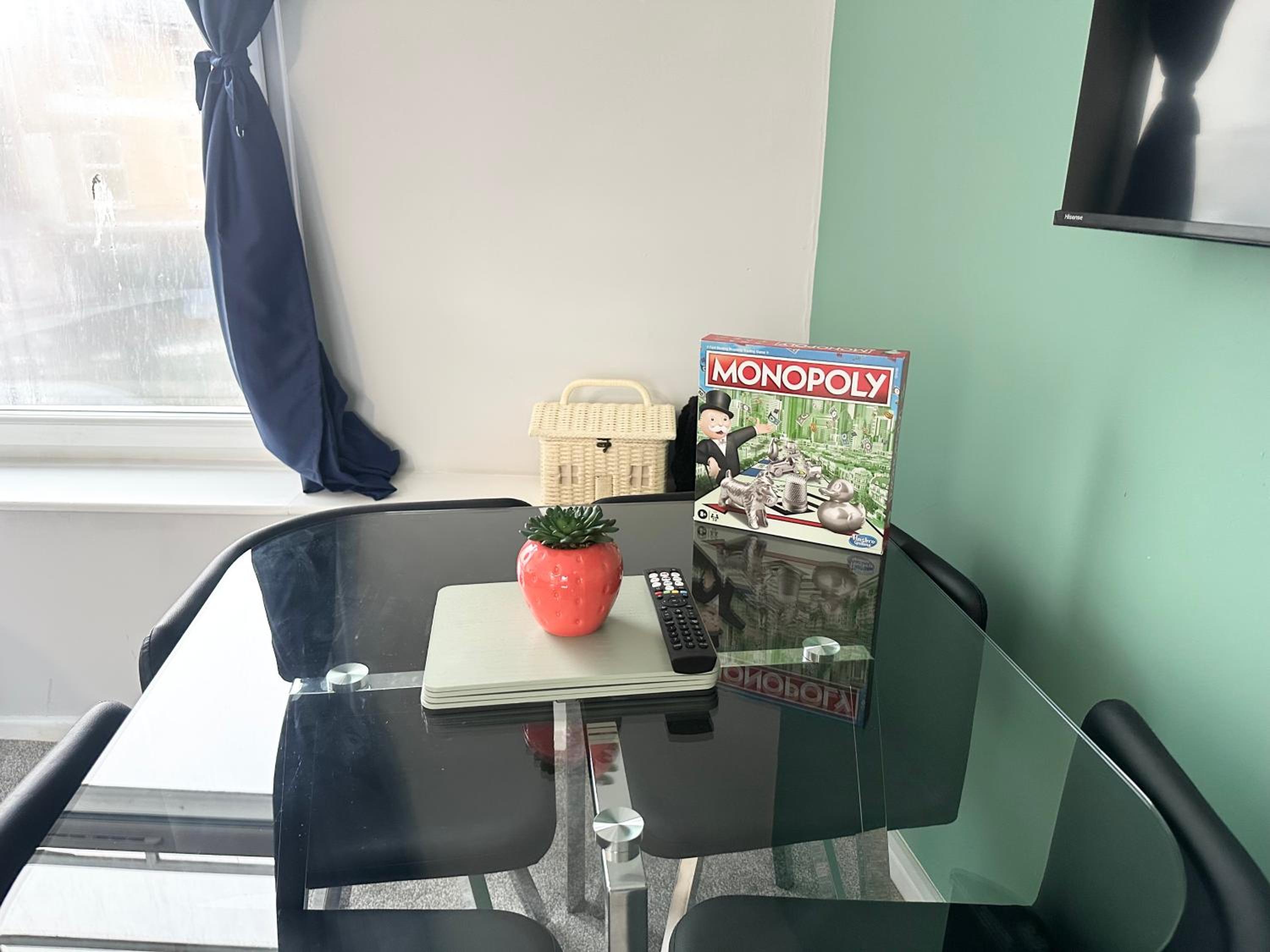 The Board Games Apartments - Brought to you by Coastline Retreats - Themed town centre apartments ALL WITH LUXURY 2 PERSON JACUZZI BATHS - 5 mins walk to t
