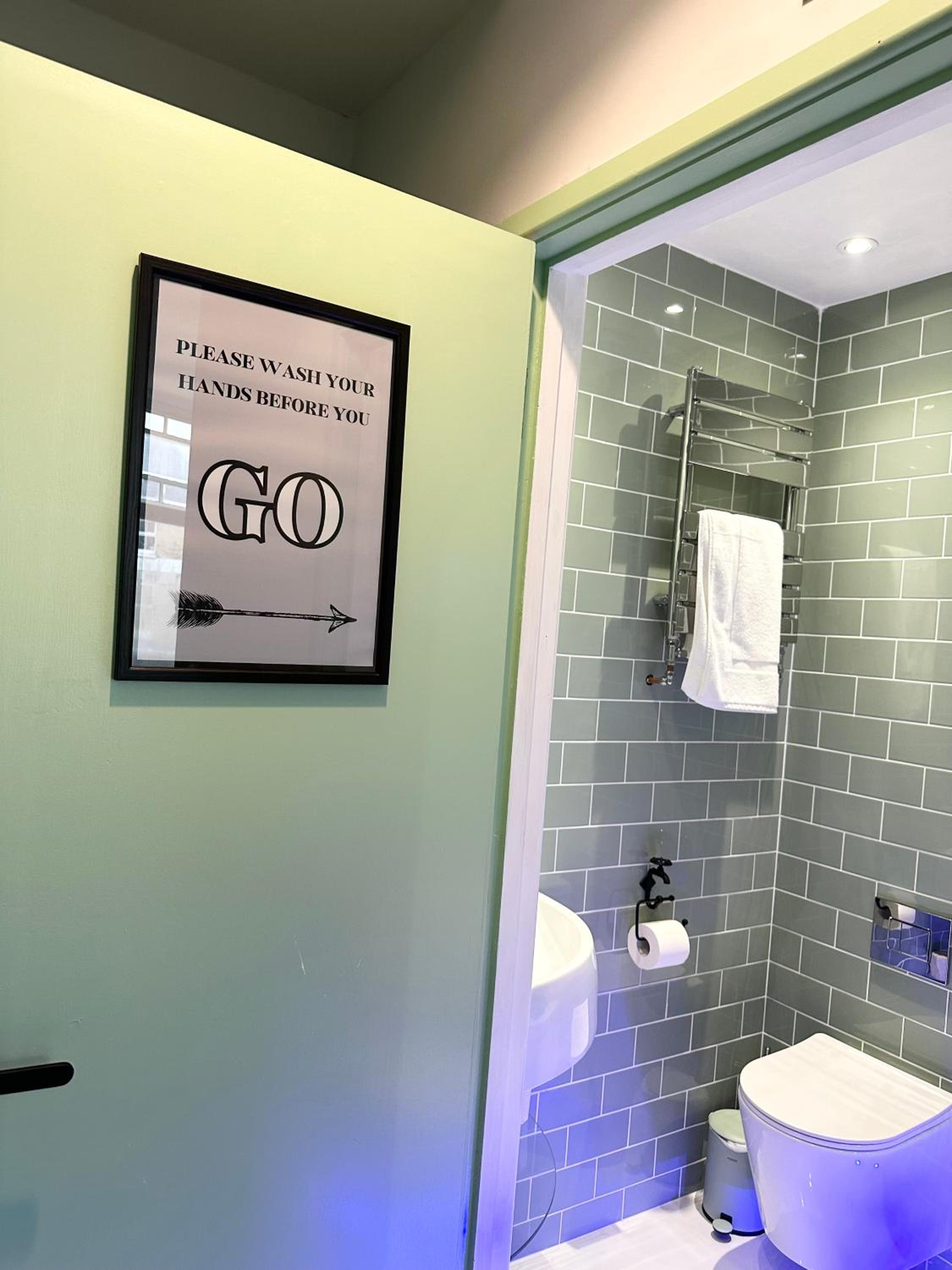 The Board Games Apartments - Brought to you by Coastline Retreats - Themed town centre apartments ALL WITH LUXURY 2 PERSON JACUZZI BATHS - 5 mins walk to t