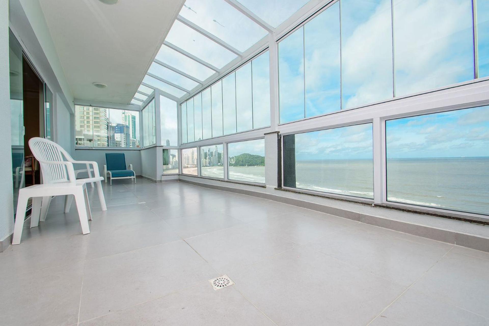 Cobertura Luxuosa na Av. Atlântica Bc GC4246