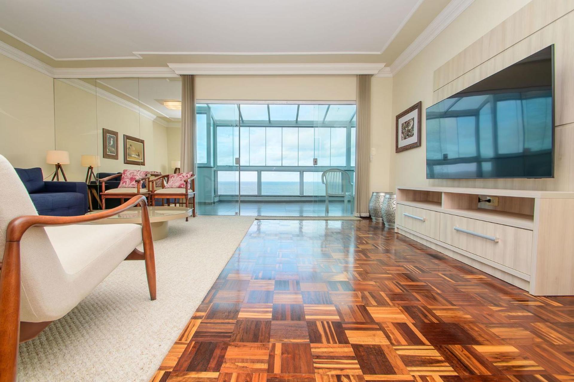 Cobertura Luxuosa na Av. Atlântica Bc GC4246
