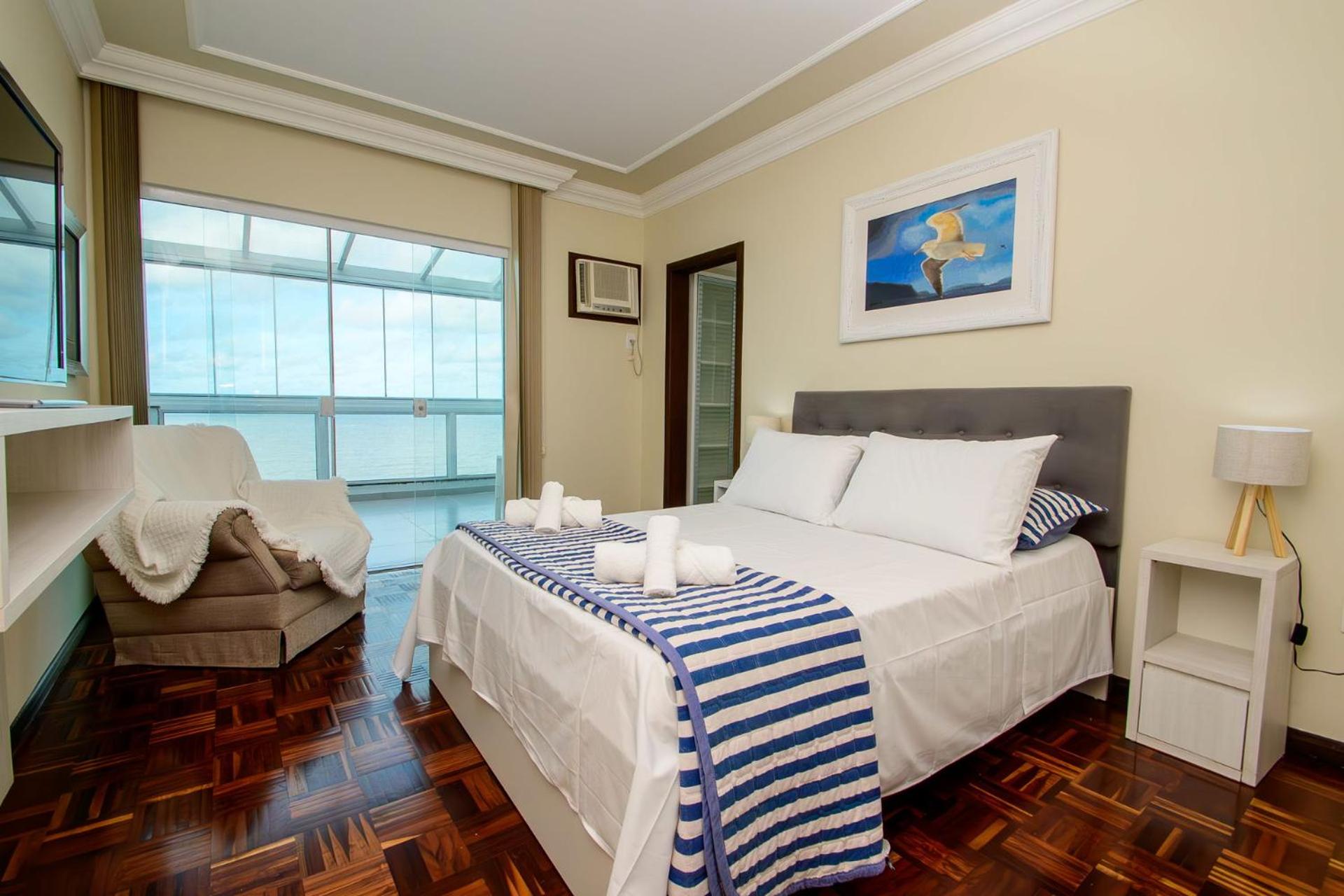 Cobertura Luxuosa na Av. Atlântica Bc GC4246