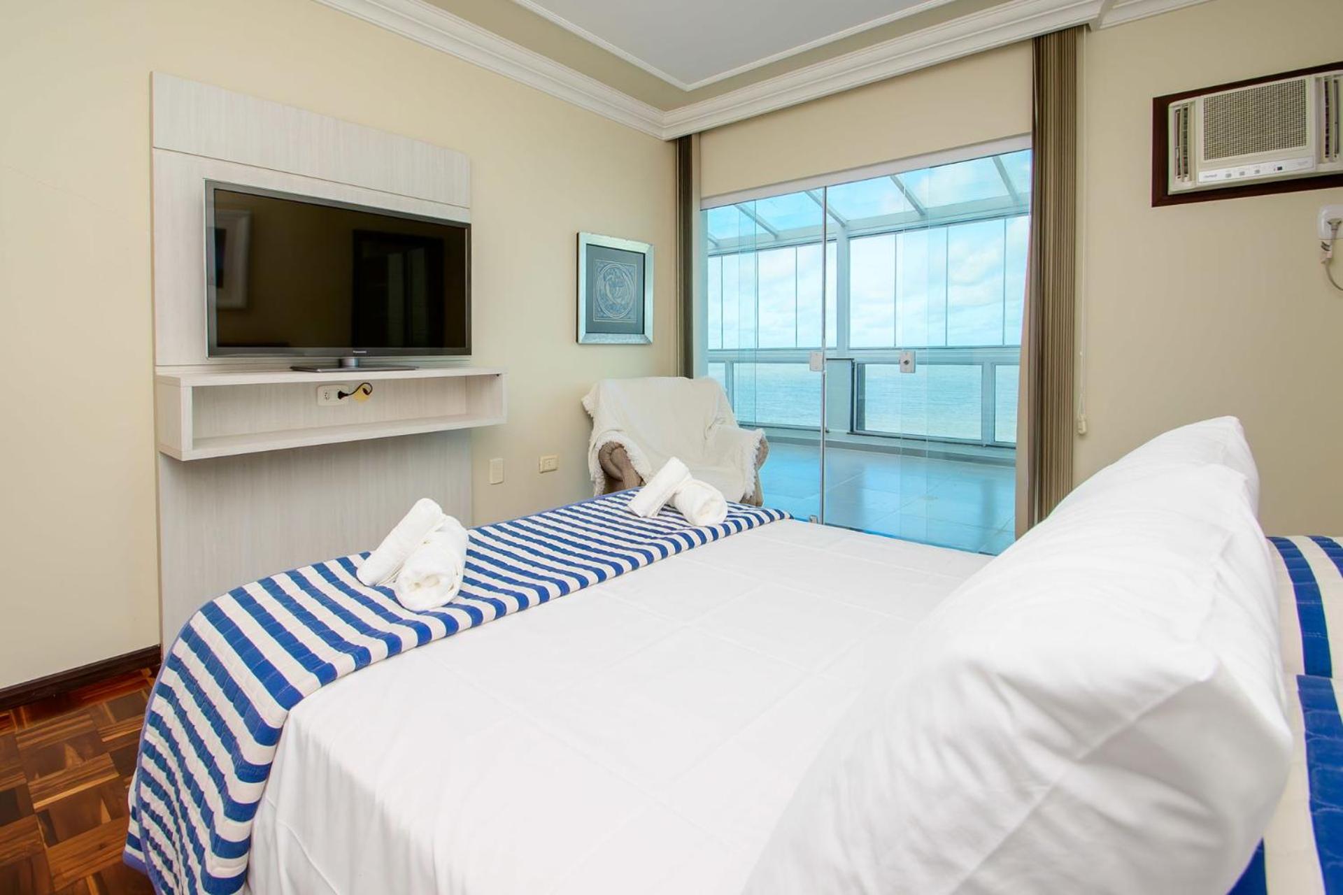 Cobertura Luxuosa na Av. Atlântica Bc GC4246
