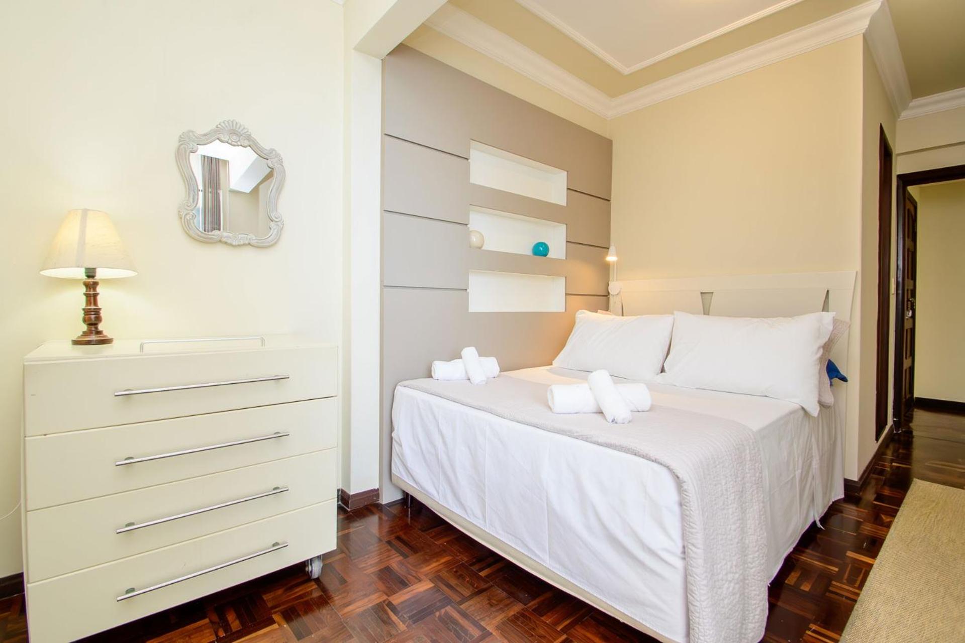 Cobertura Luxuosa na Av. Atlântica Bc GC4246