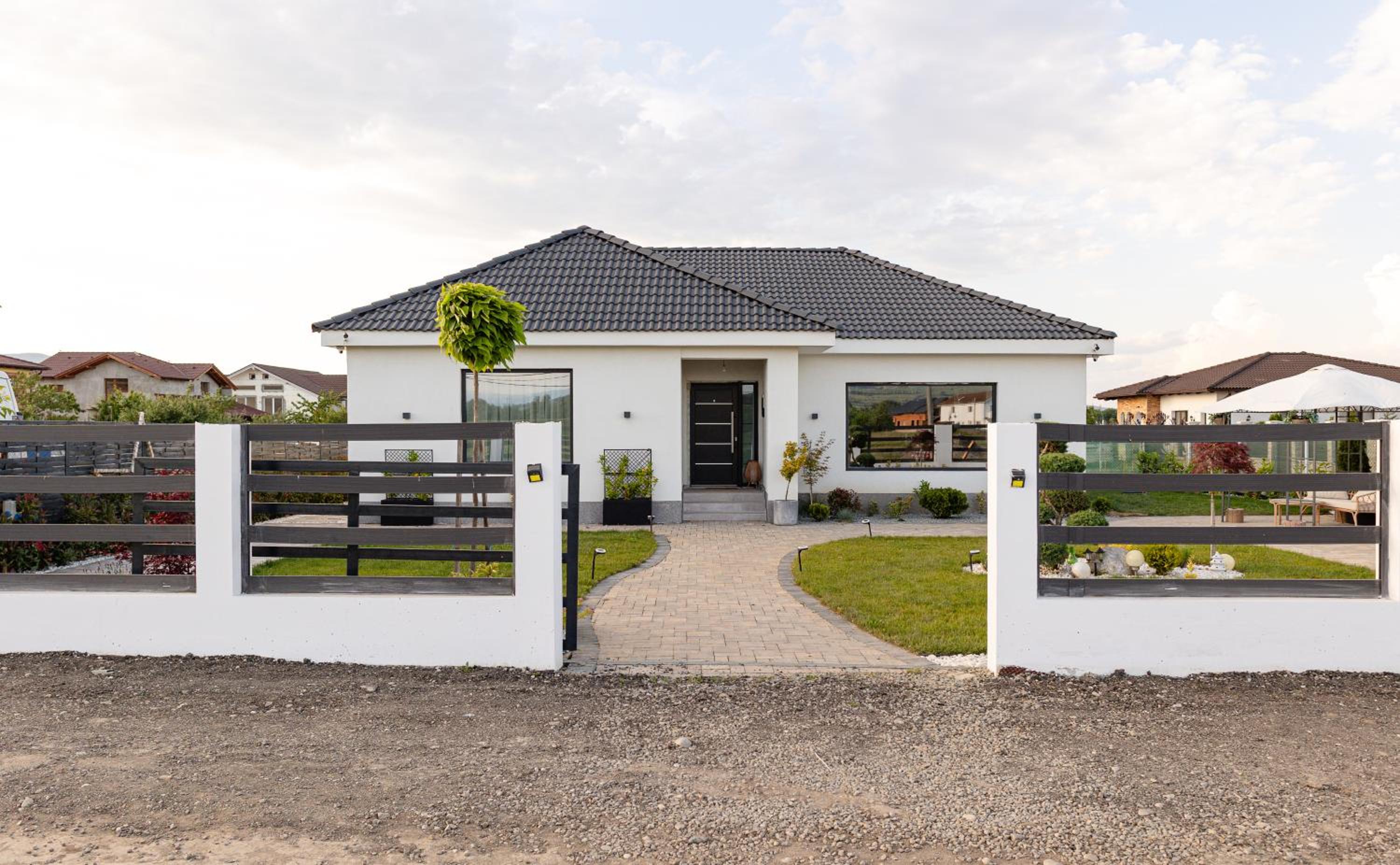 Amavi Homes With Garden