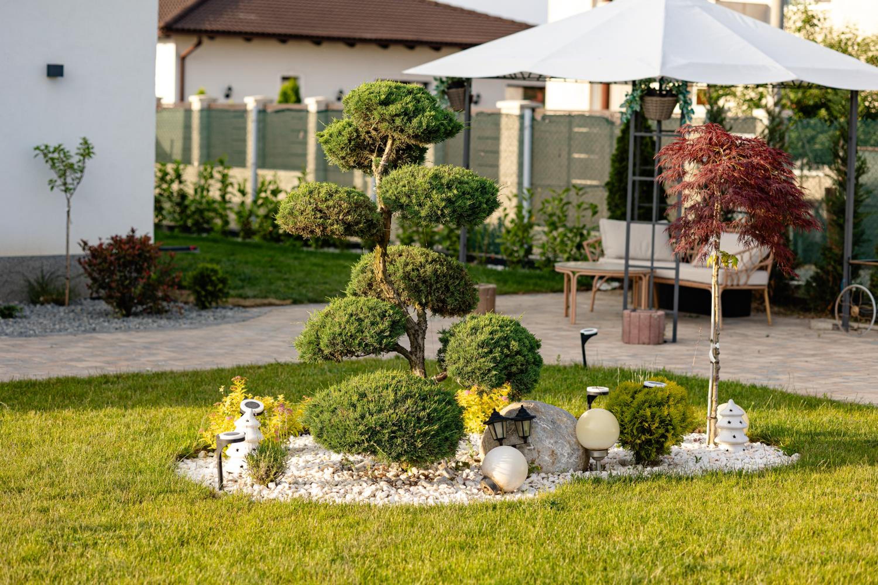 Amavi Homes With Garden