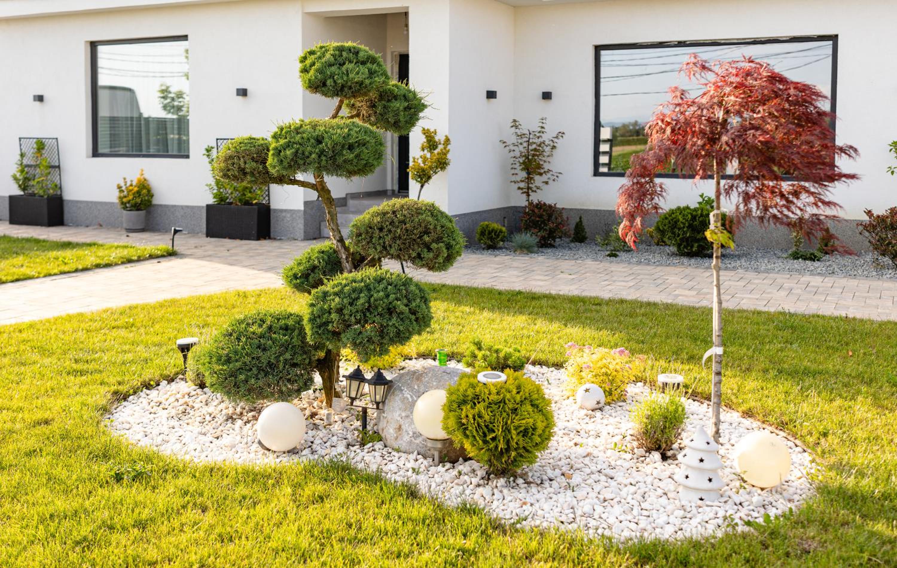 Amavi Homes With Garden