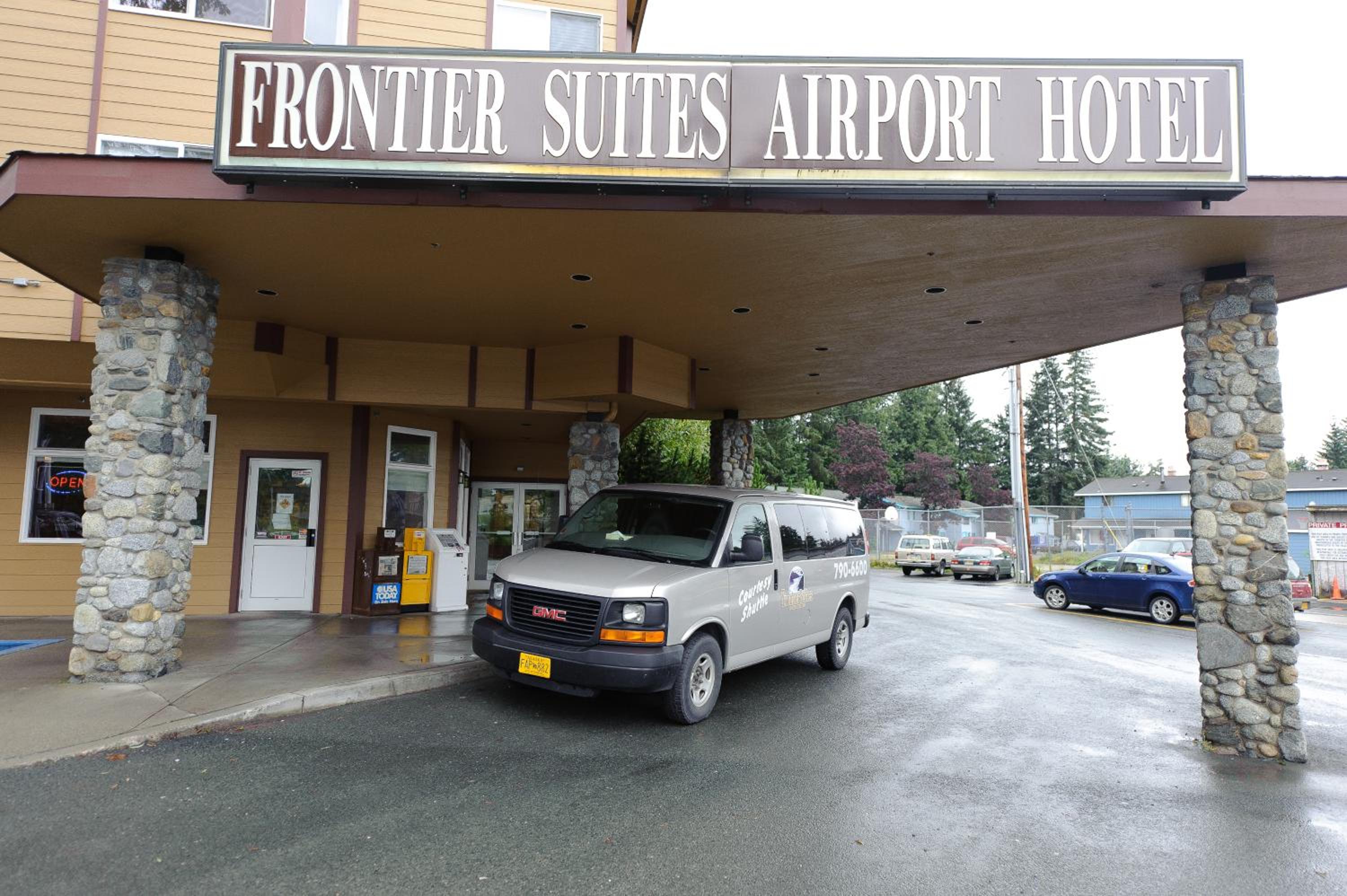 Hotel Frontier Suites Hotel in Juneau - Image 1