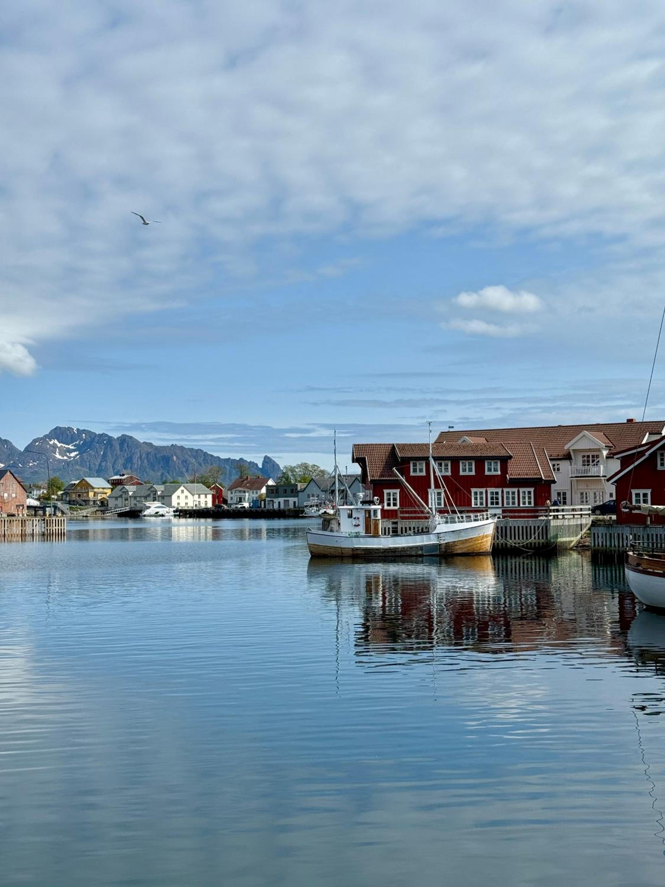 Modern apartment with balcony in the center of Svolvær