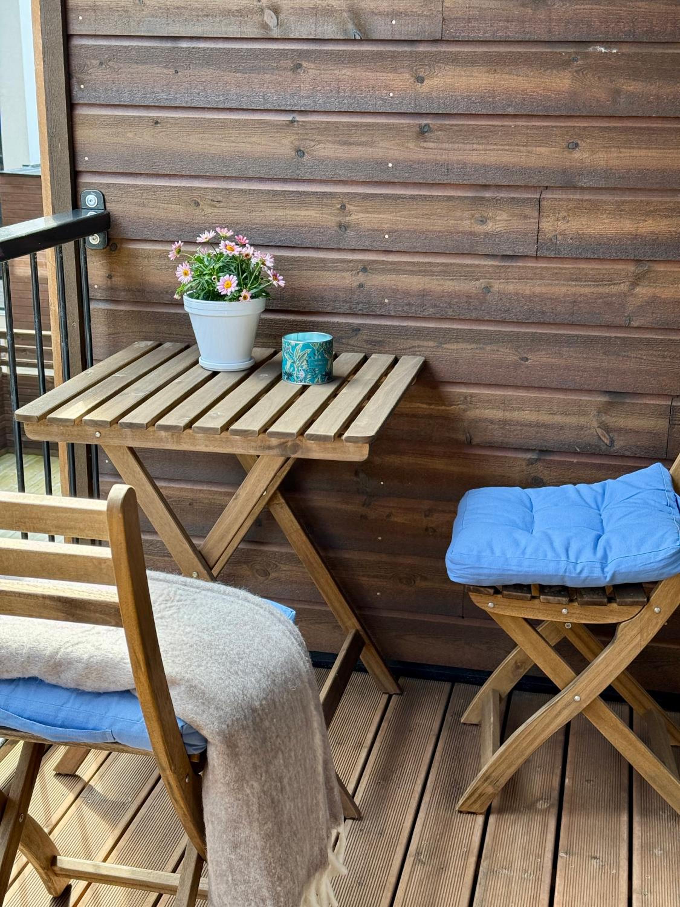 Modern apartment with balcony in the center of Svolvær