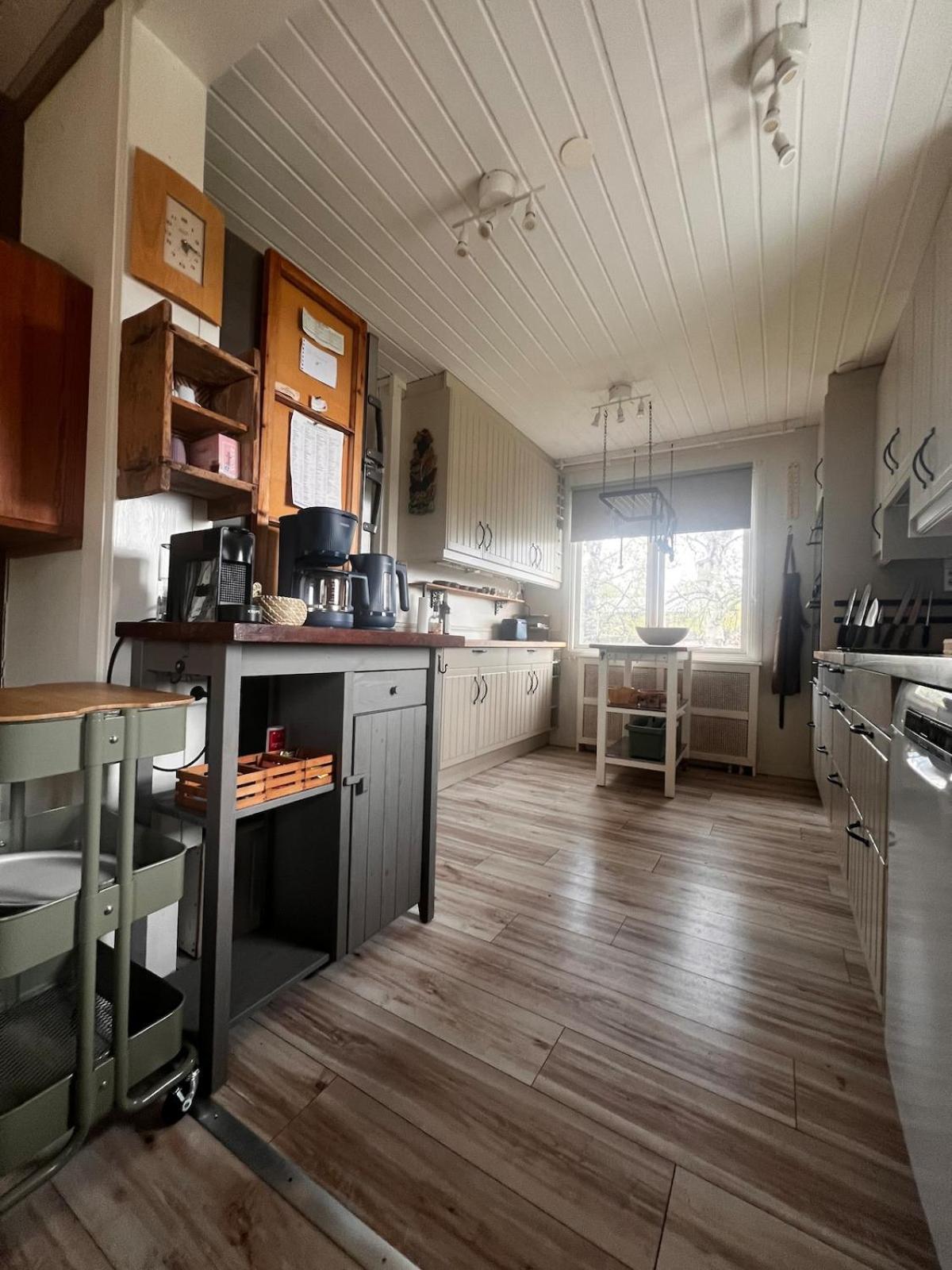 Hildas Hus with river view and spa