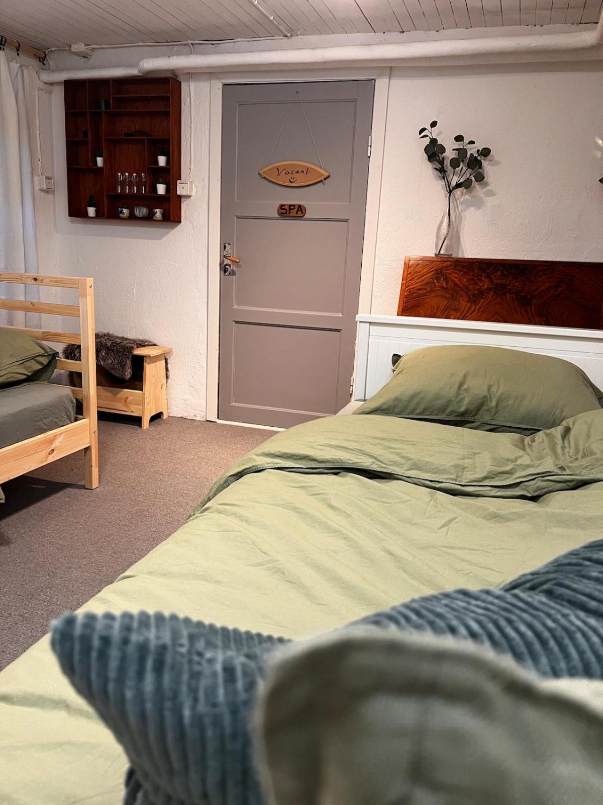 Hildas Hus with river view and spa