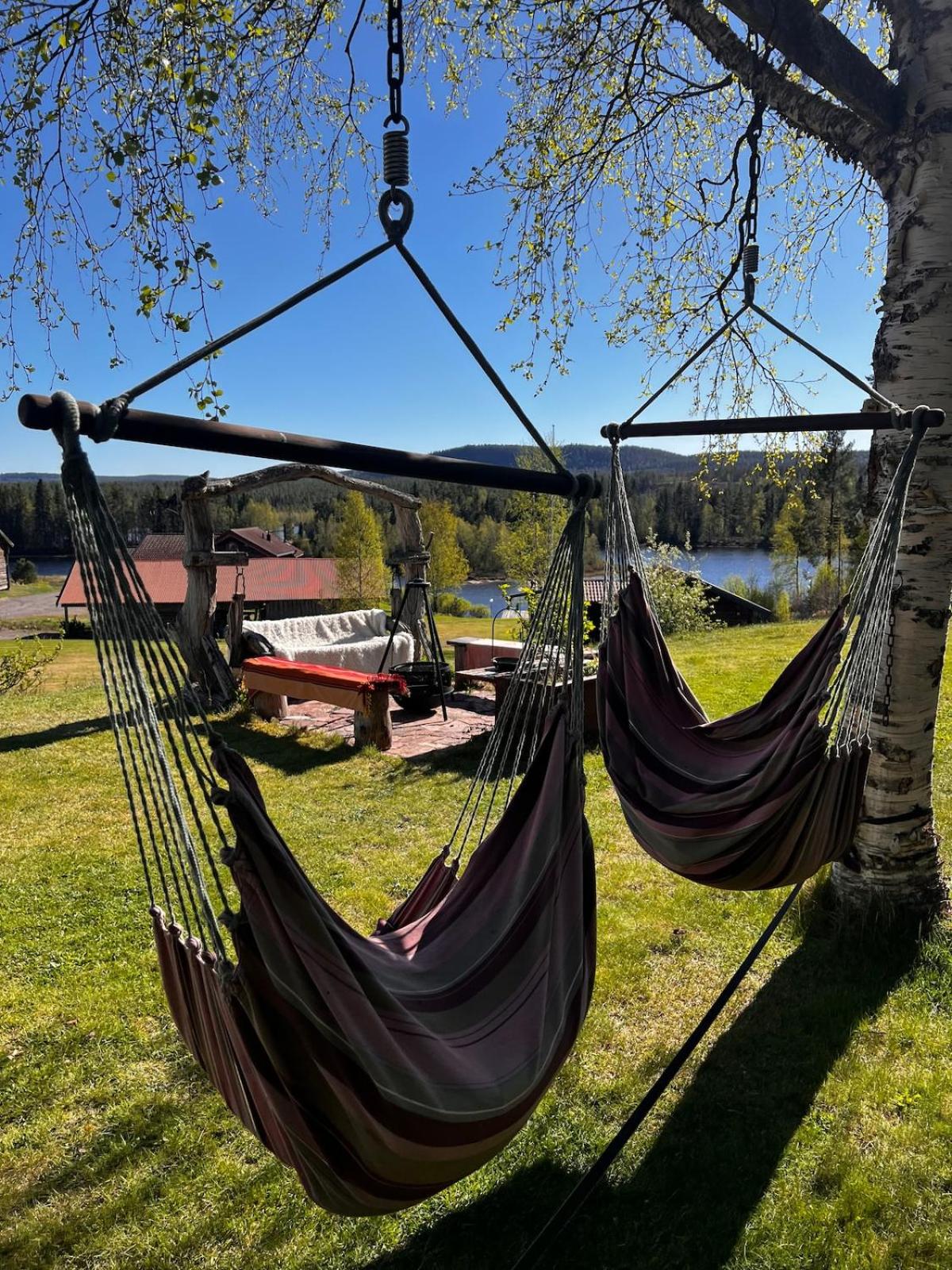 Hildas Hus with river view and spa