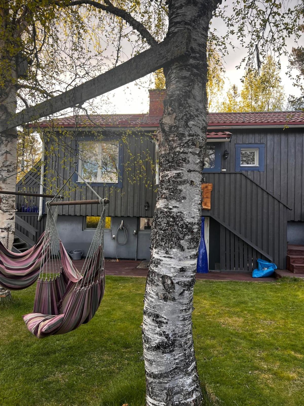 Hildas Hus with river view and spa