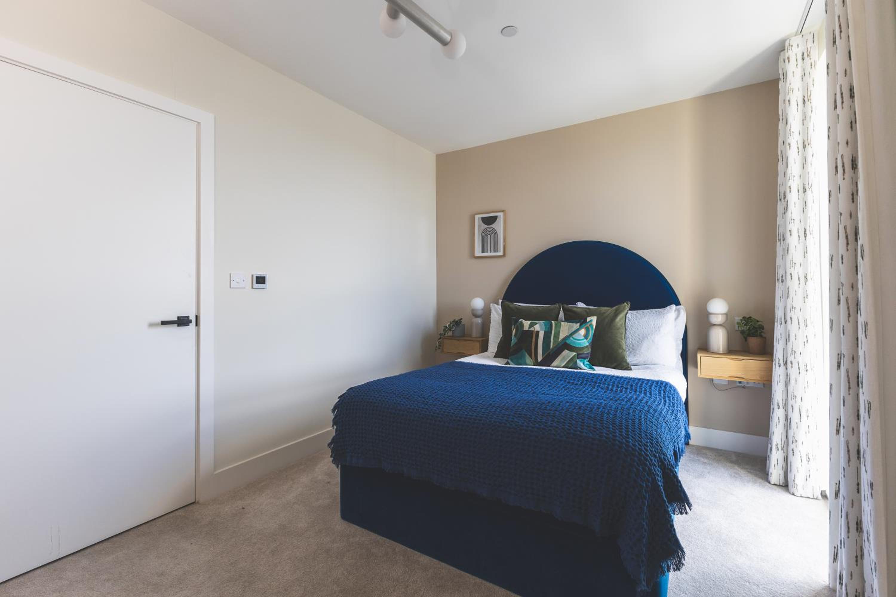 Stunning Premium 2 Bed Flat with Great Views - Rooftop on Top Floor
