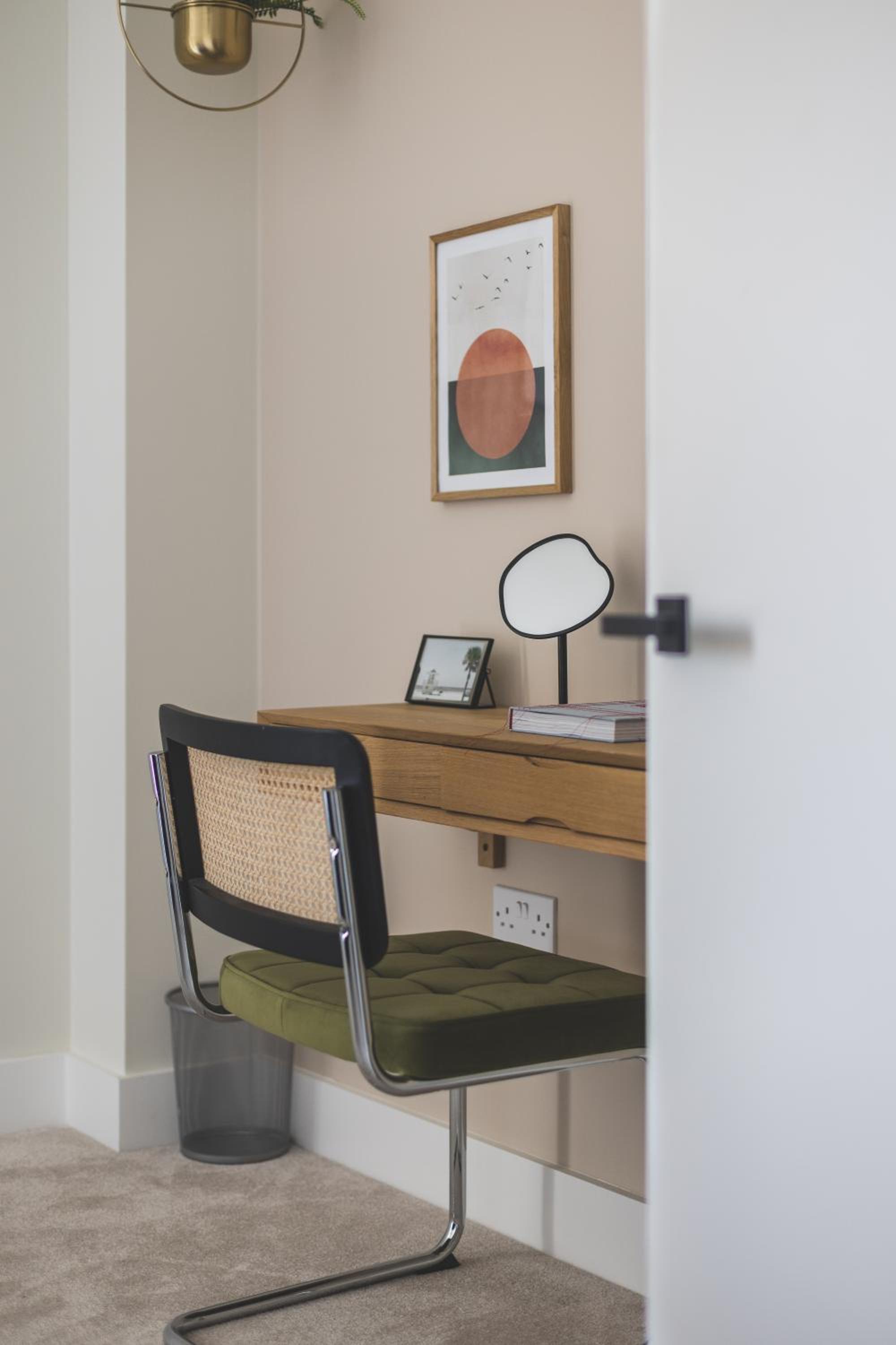 Stunning Premium 2 Bed Flat with Great Views - Rooftop on Top Floor