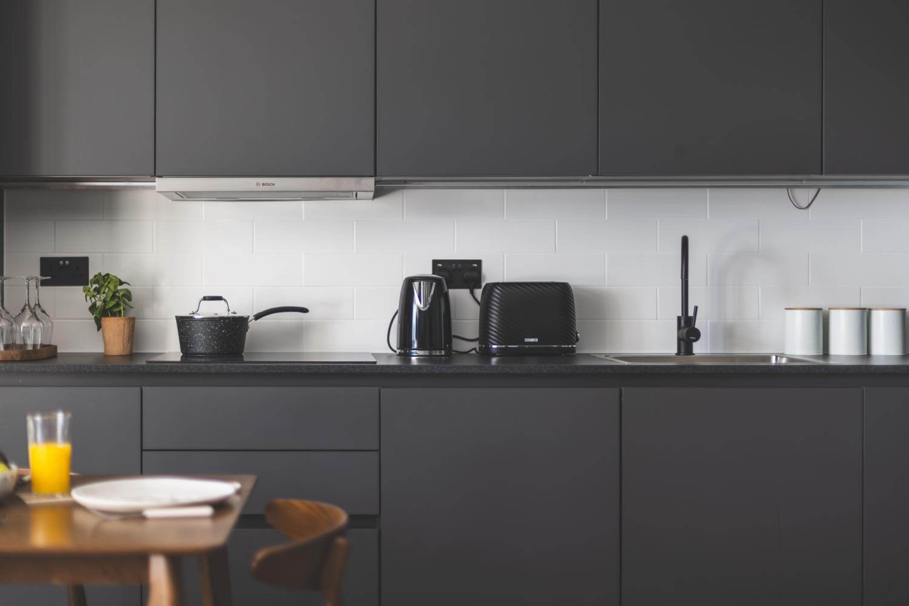 Stunning Premium 2 Bed Flat with Great Views - Rooftop on Top Floor