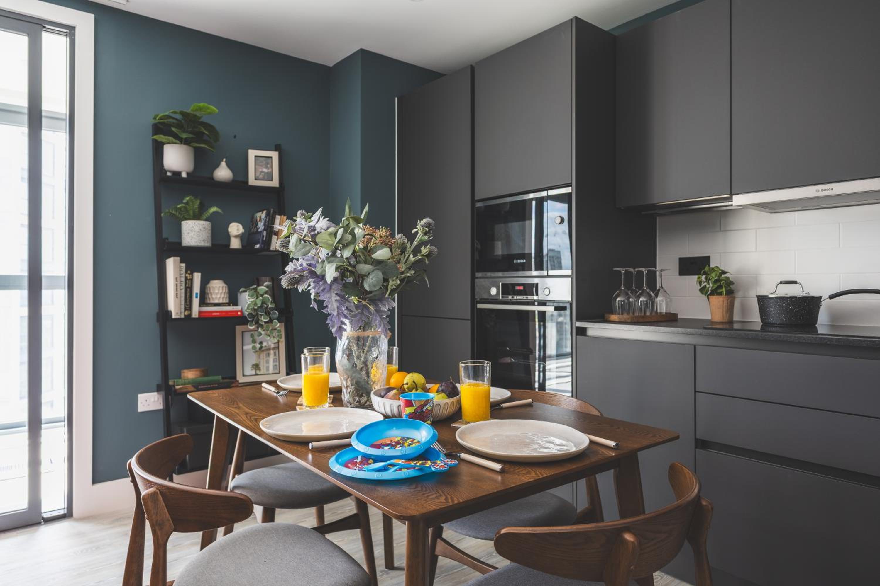 Stunning Premium 2 Bed Flat with Great Views - Rooftop on Top Floor