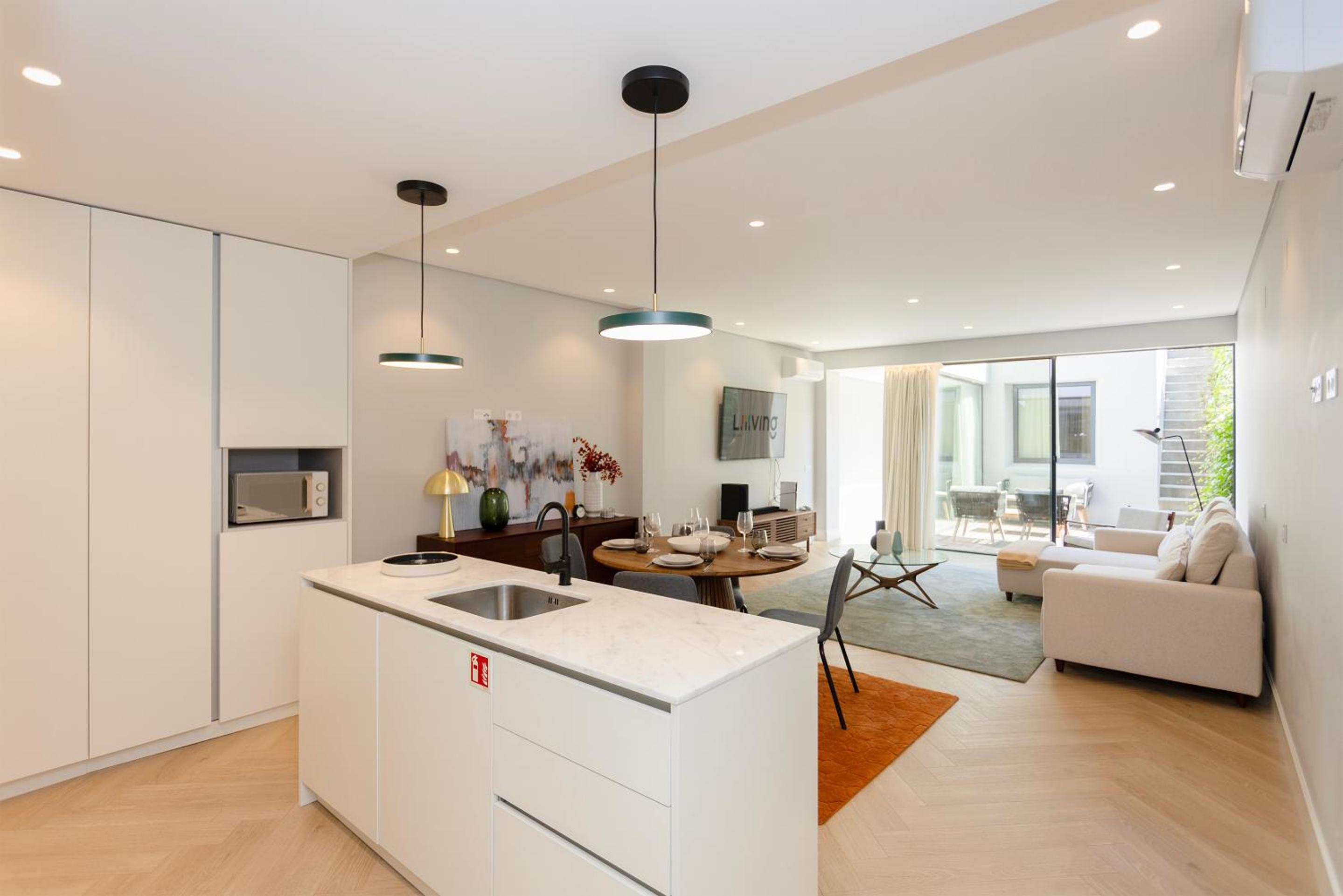 Liiiving in Porto - Pool Paradise Apartments