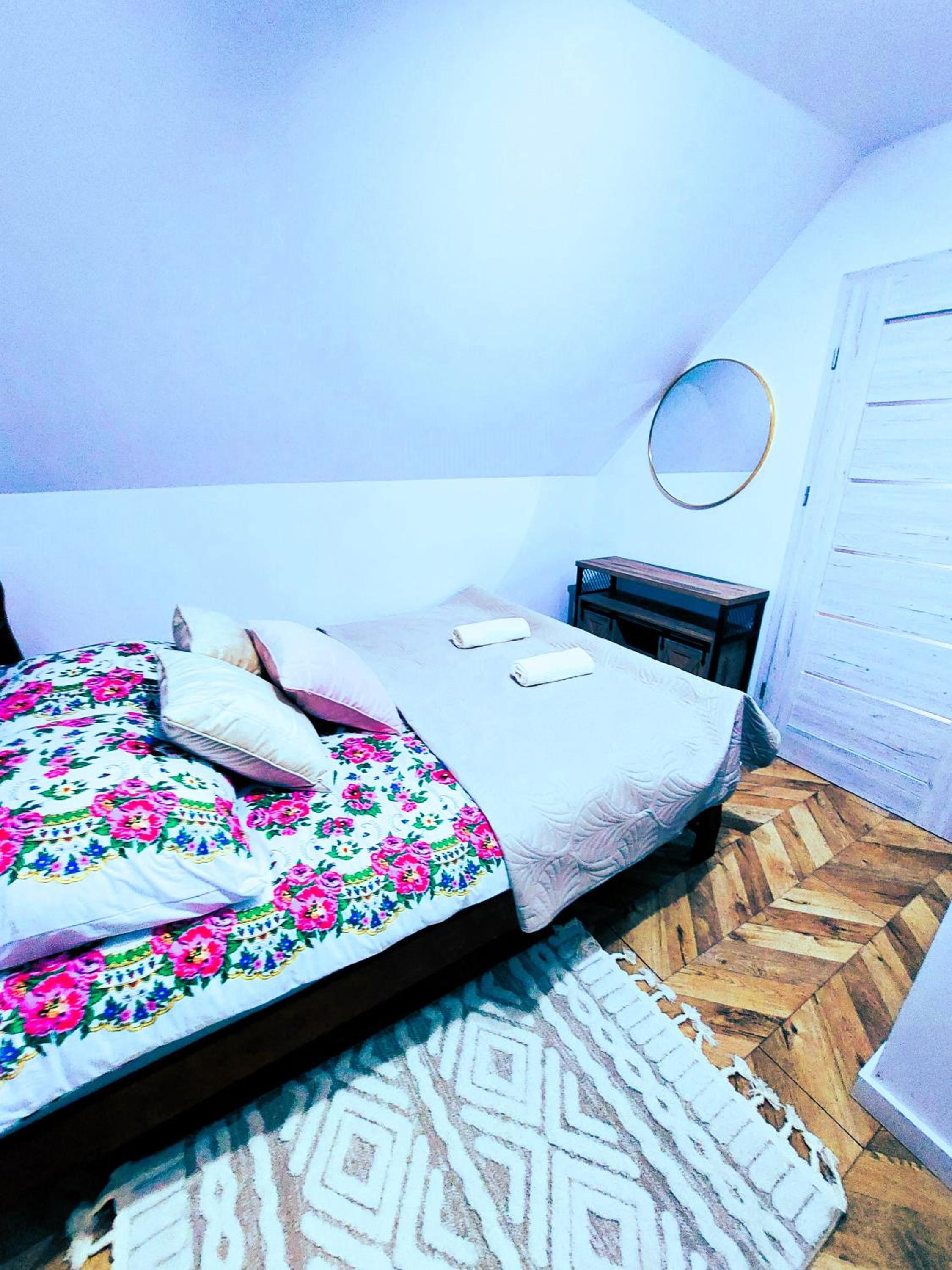 Domek NIVA z Jacuzzi i Widokiem na Zalew
