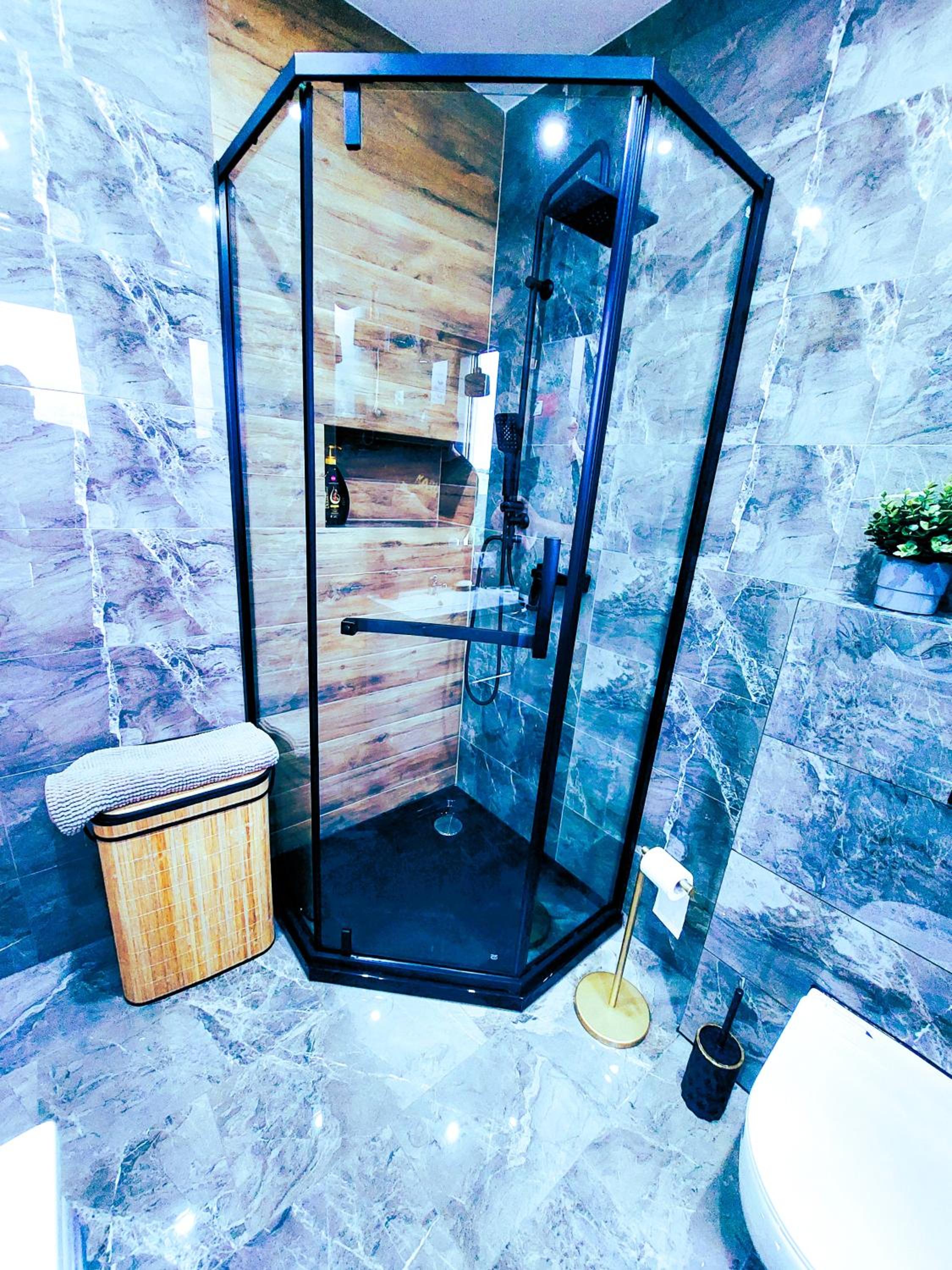 Domek NIVA z Jacuzzi i Widokiem na Zalew