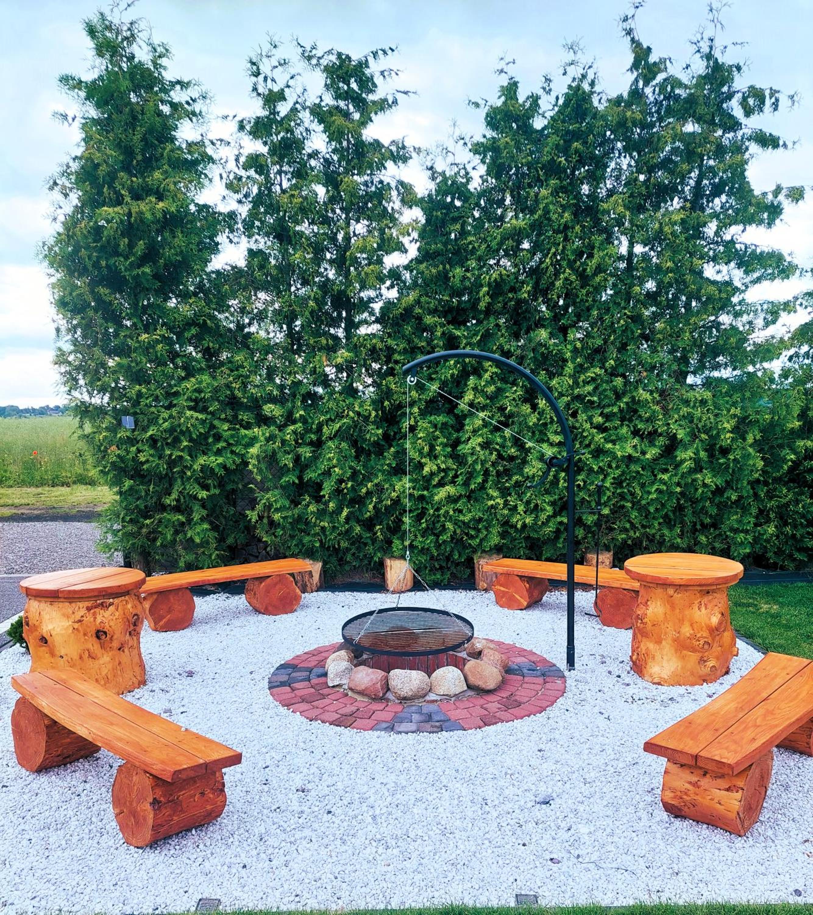 Domek NIVA z Jacuzzi i Widokiem na Zalew
