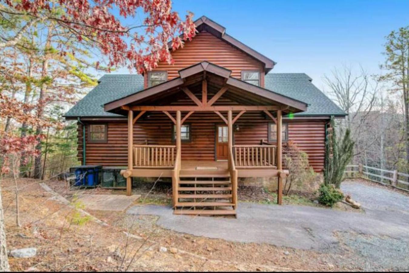 Sawmill Lodge: Hot Tub, Theater, Putt Putt & Views