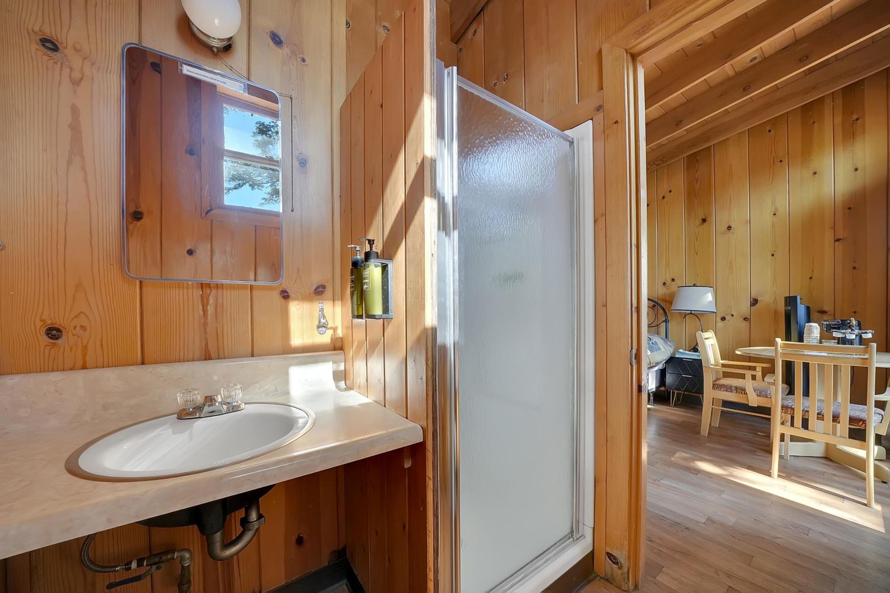 Kit Carson Lodge