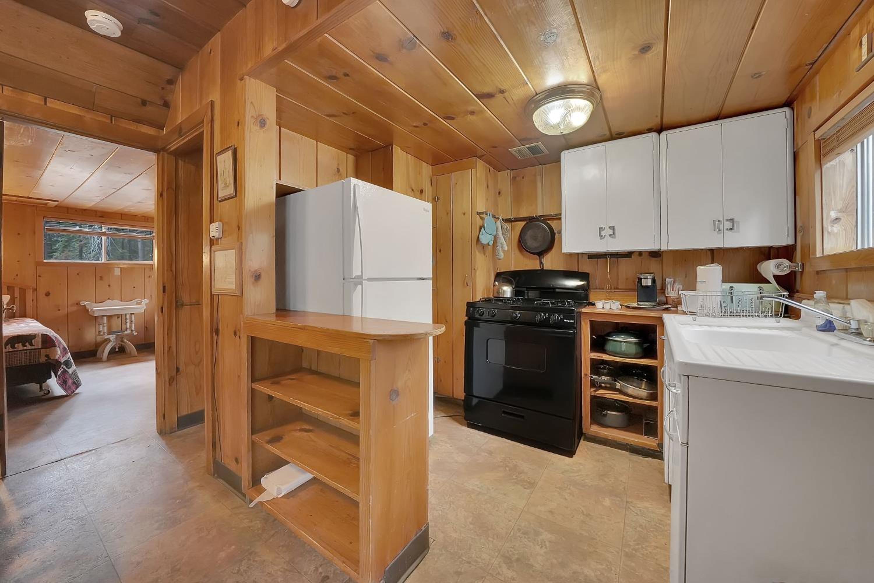 Kit Carson Lodge