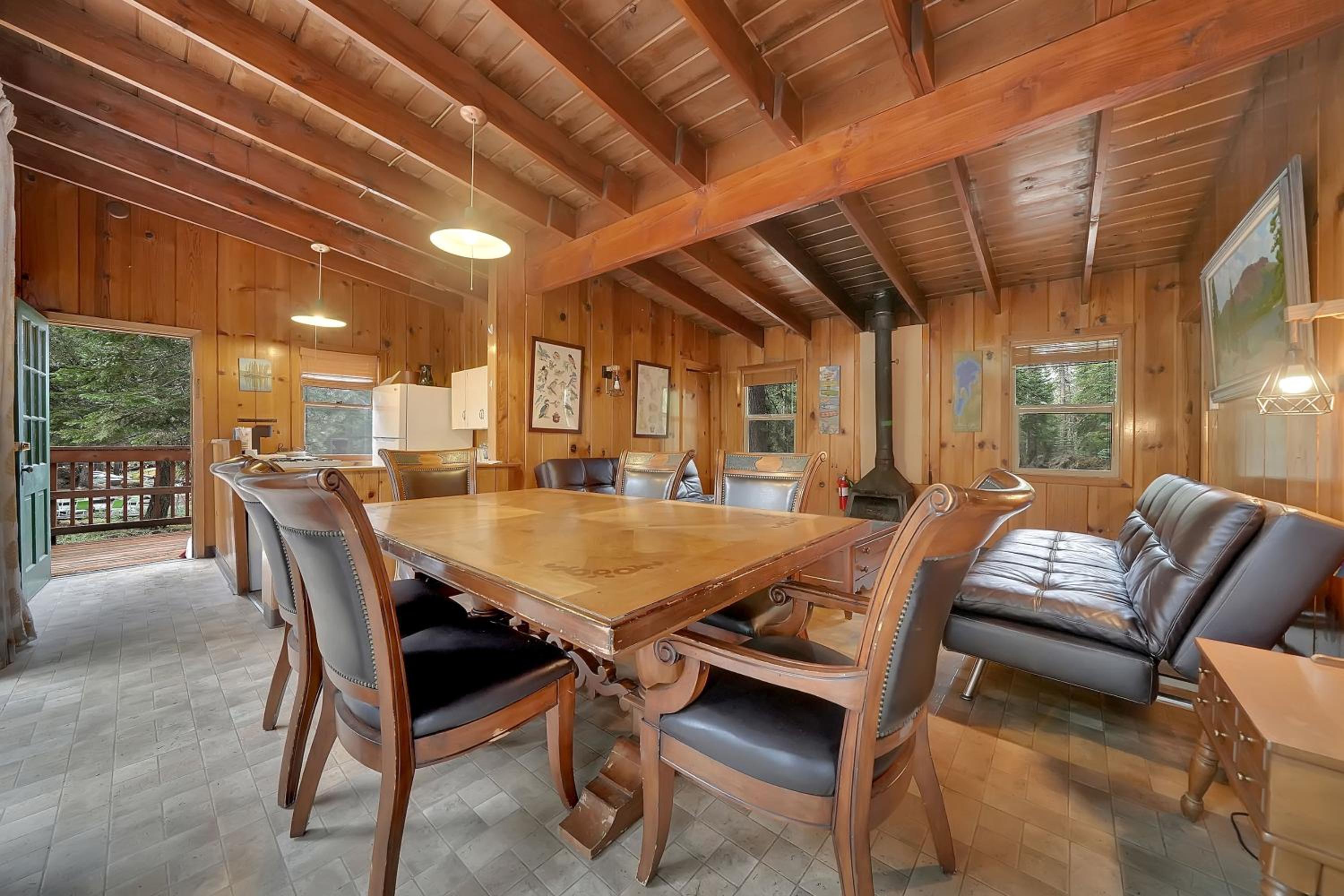 Kit Carson Lodge