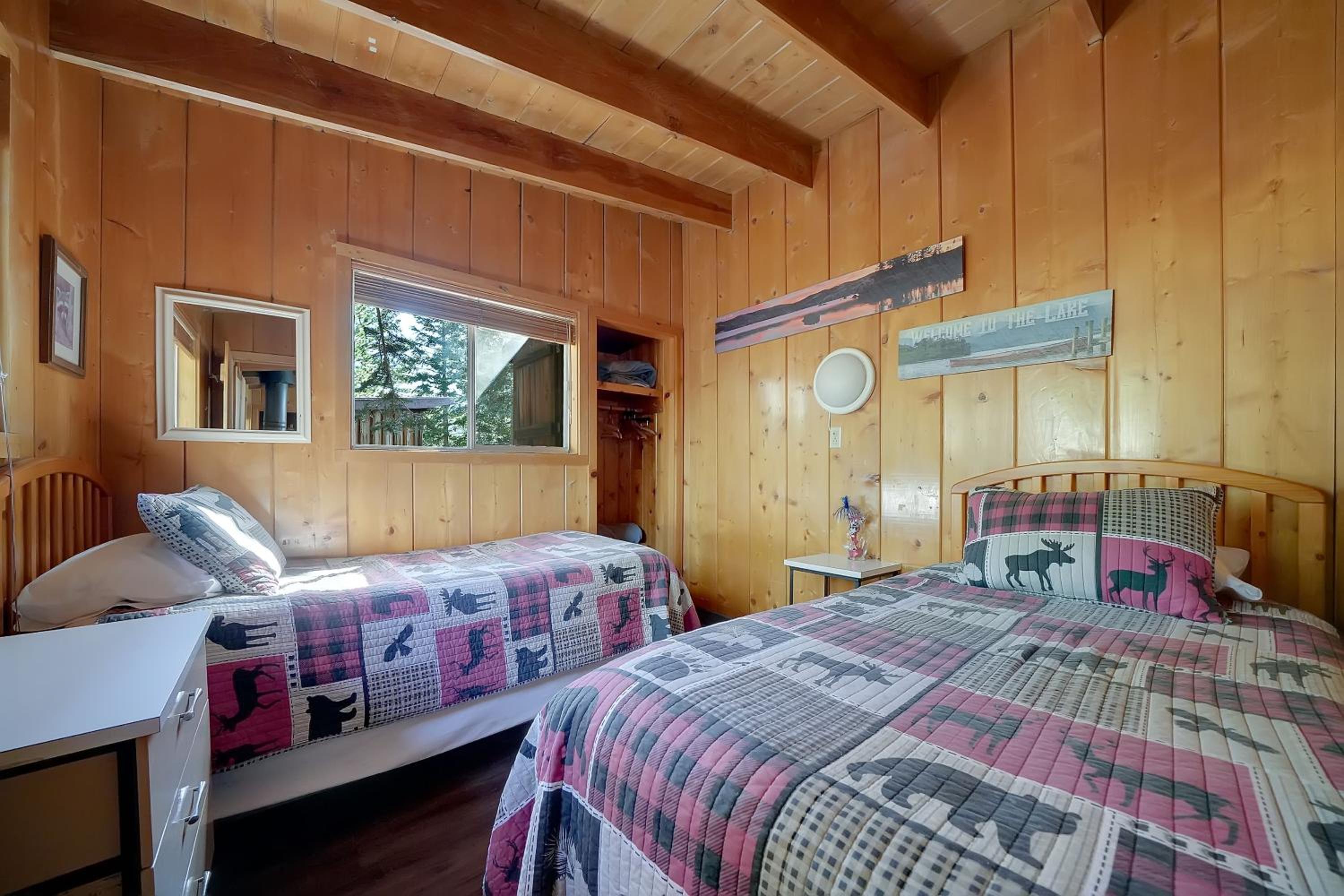 Kit Carson Lodge