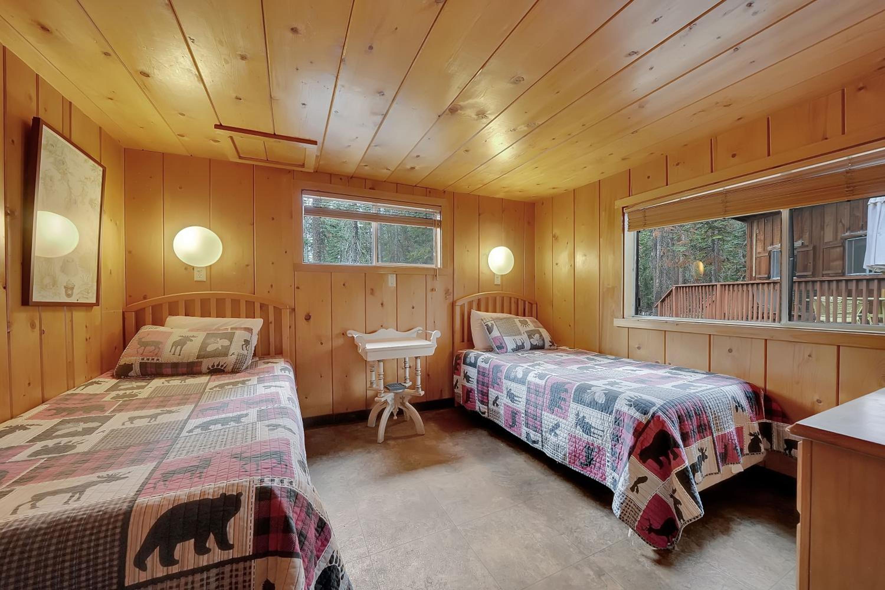 Kit Carson Lodge