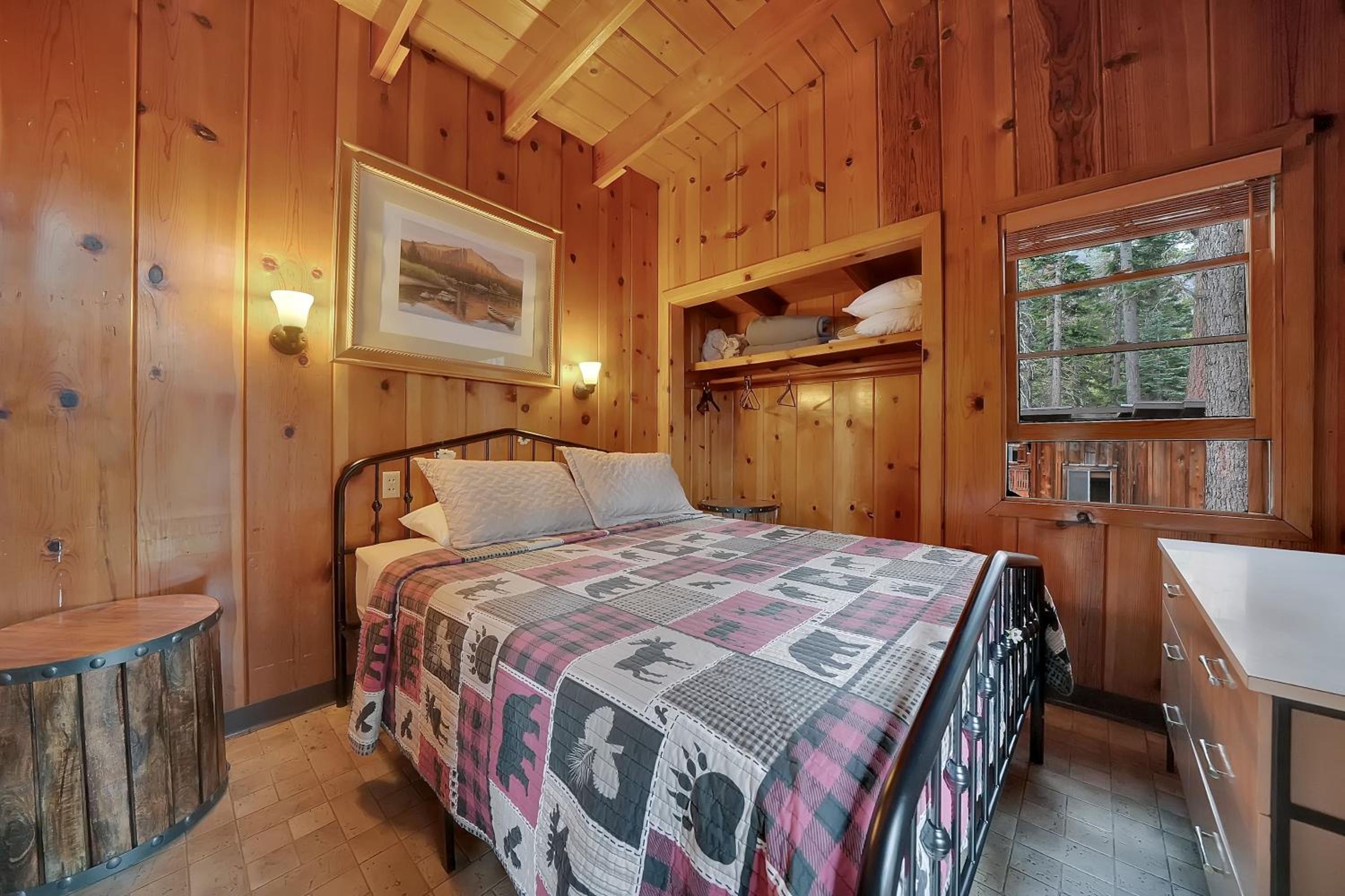 Kit Carson Lodge